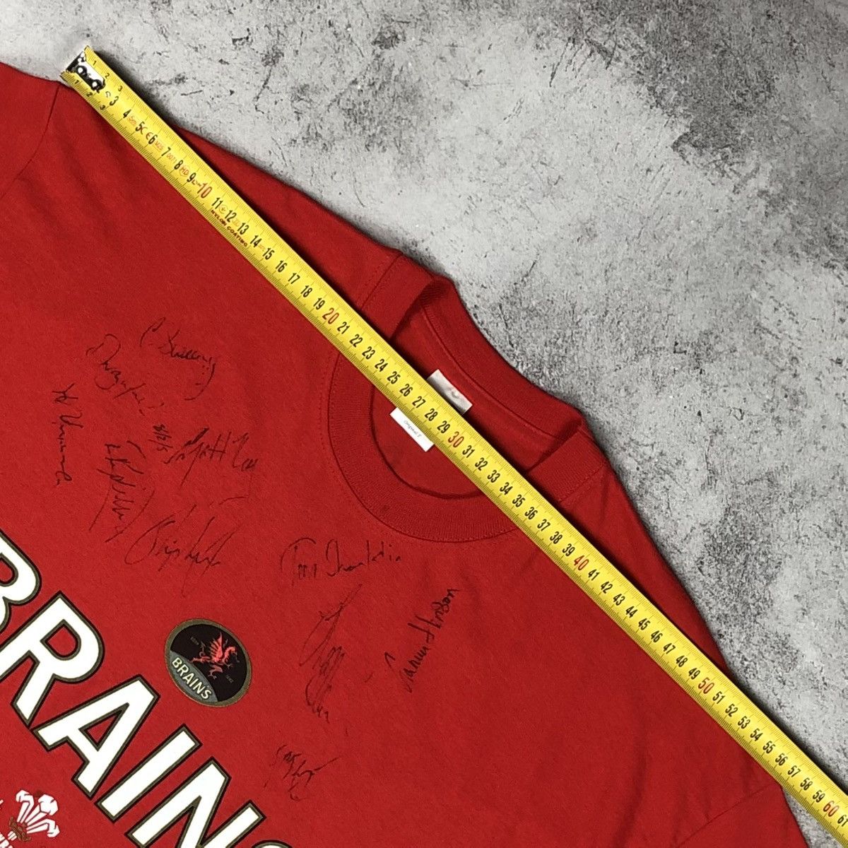 Vintage SIGNED! Wales Rugby WRU Brains 2005 Six Nations Tee Size US XL / EU 56 / 4 - 23 Thumbnail