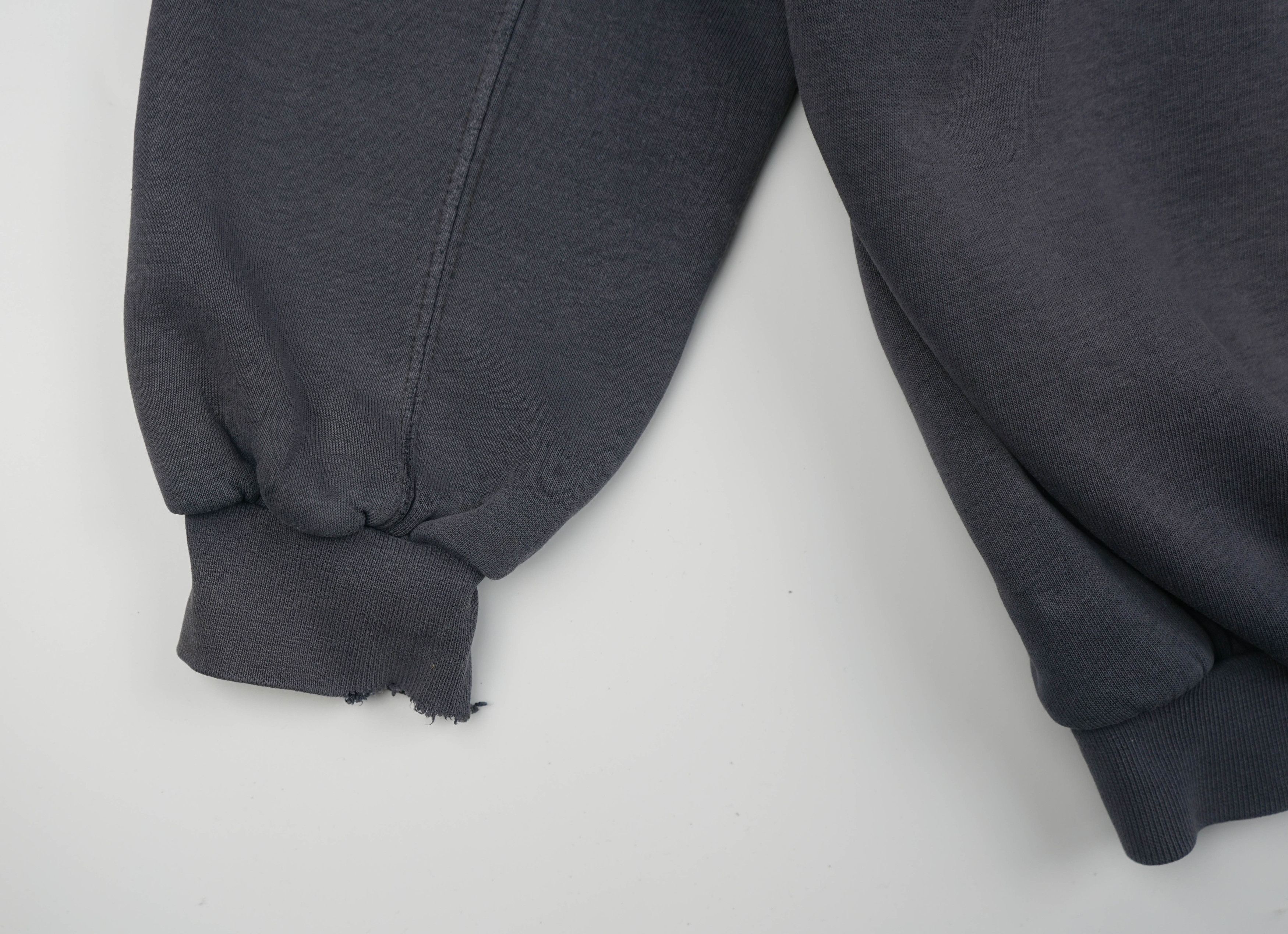 Santa Cruz Skateboards × Vintage Vintage 1990s Blind Hoodie Distressed Size US S / EU 44-46 / 1 - 14 Thumbnail
