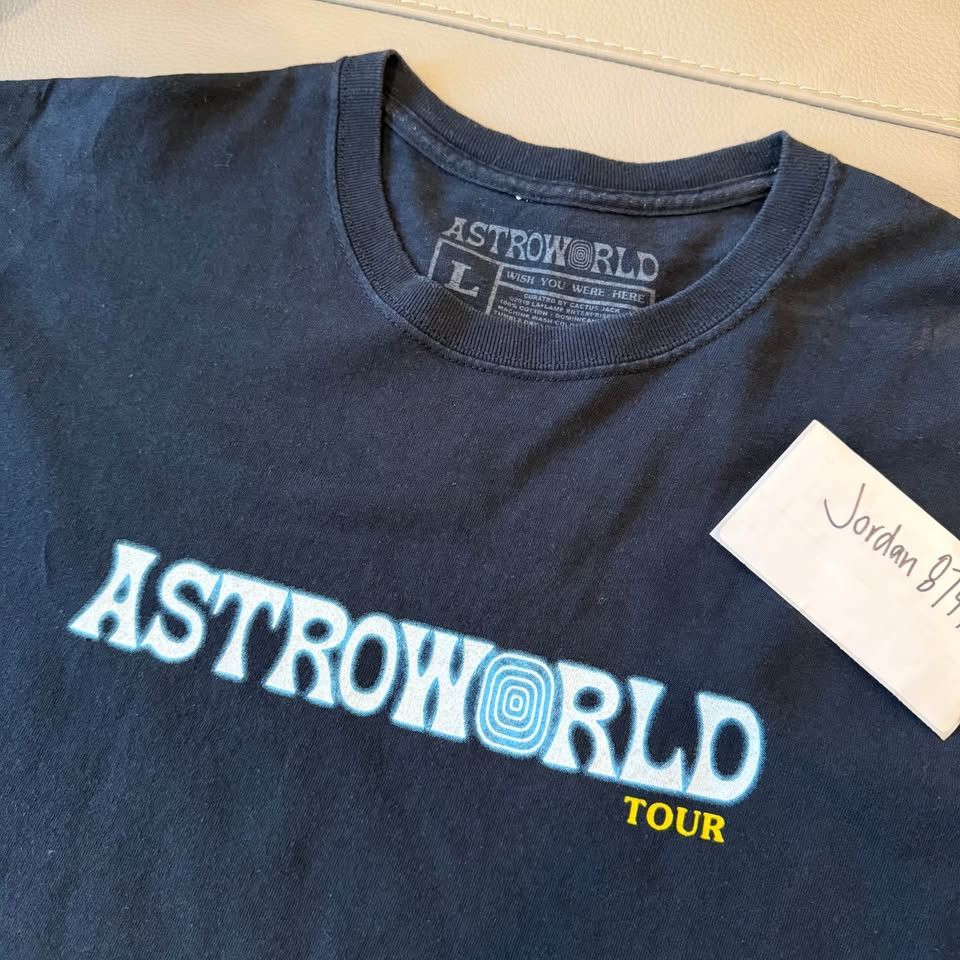 Travis Scott ASTROWORLD Tour Tee Travis Scott size L Black USED Size US L / EU 52-54 / 3 - 4 Thumbnail