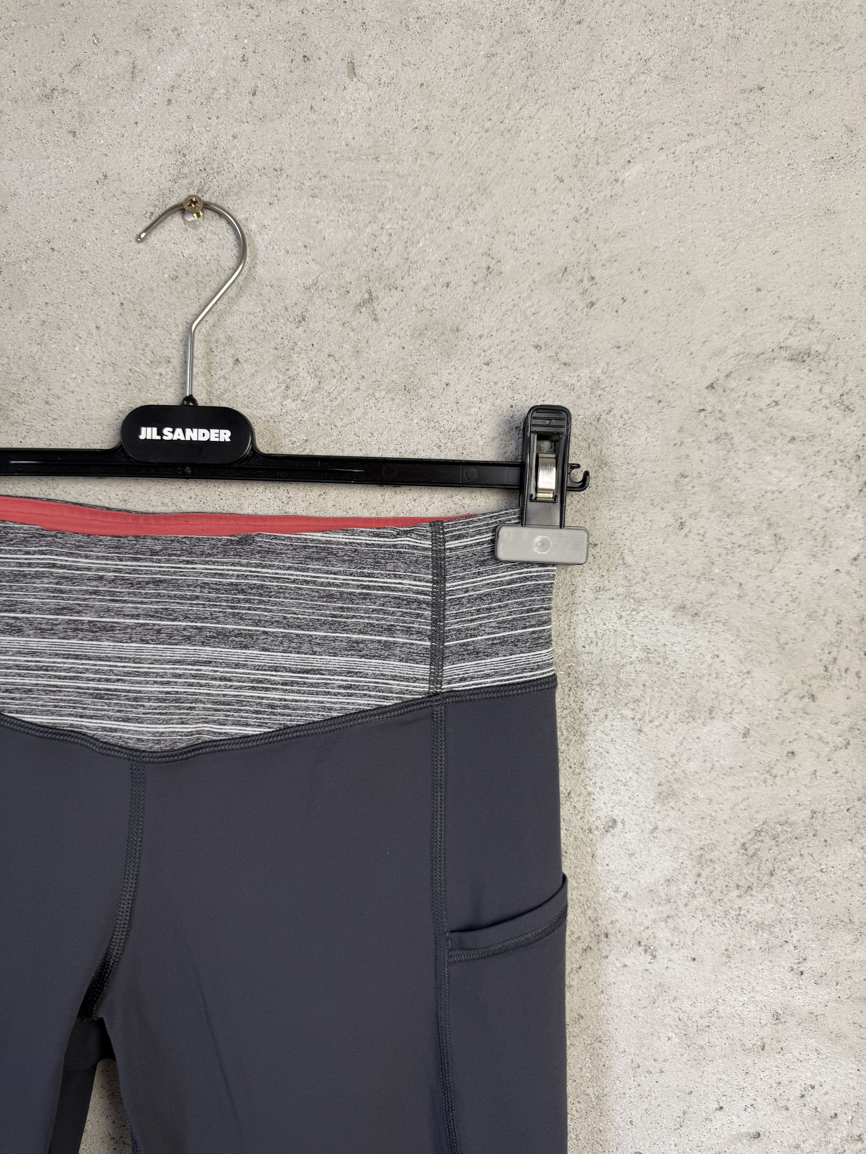 Lululemon Lululemon leggings sport gym yoga pilates Size 28" / US 6 / IT 42 - 3 Thumbnail
