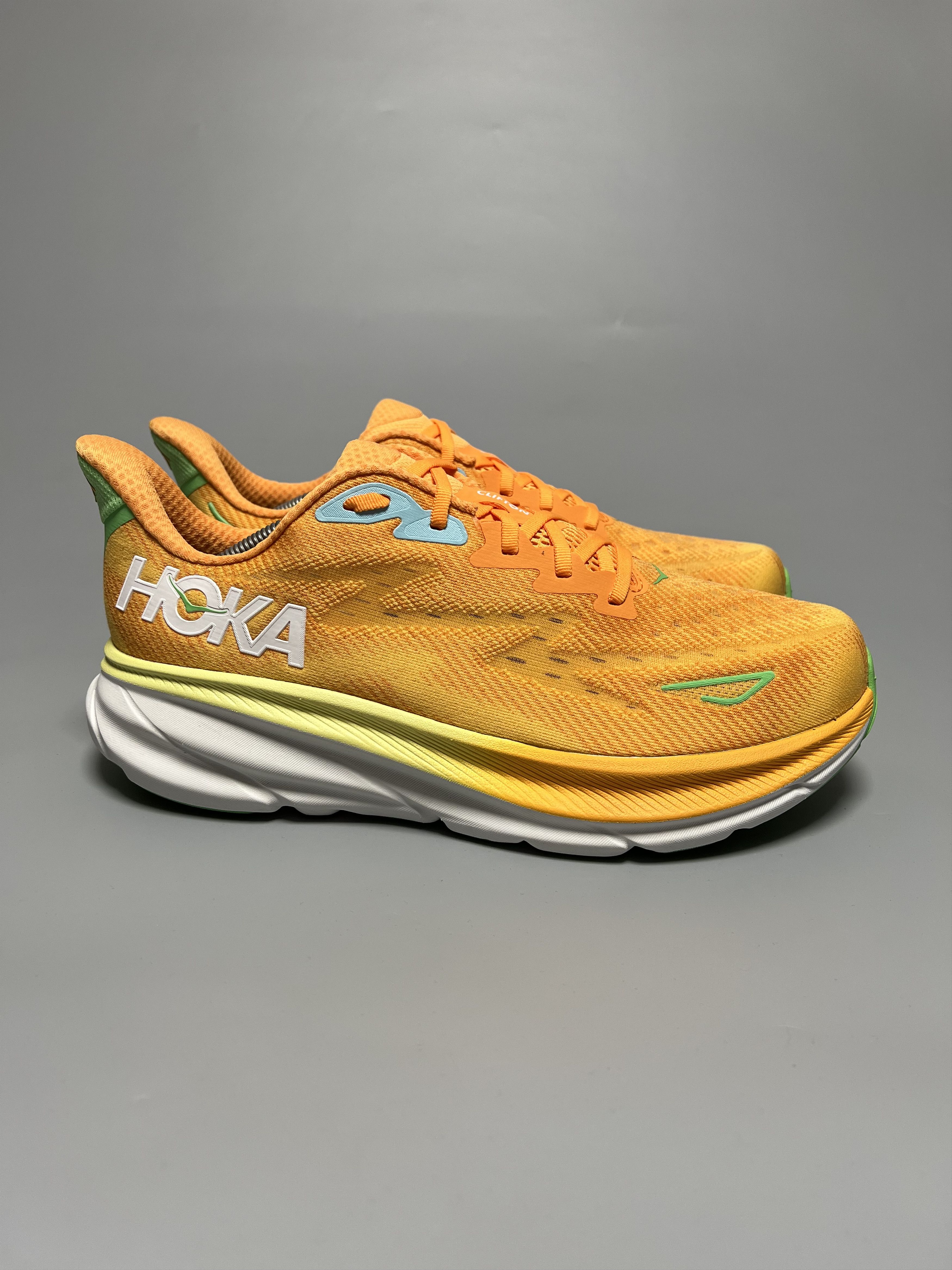 Hoka 10.5EE Hoka One One Clifton 9 Wide Running Shoes Walking Gym Size US 10.5 / EU 43-44 - 1 Thumbnail