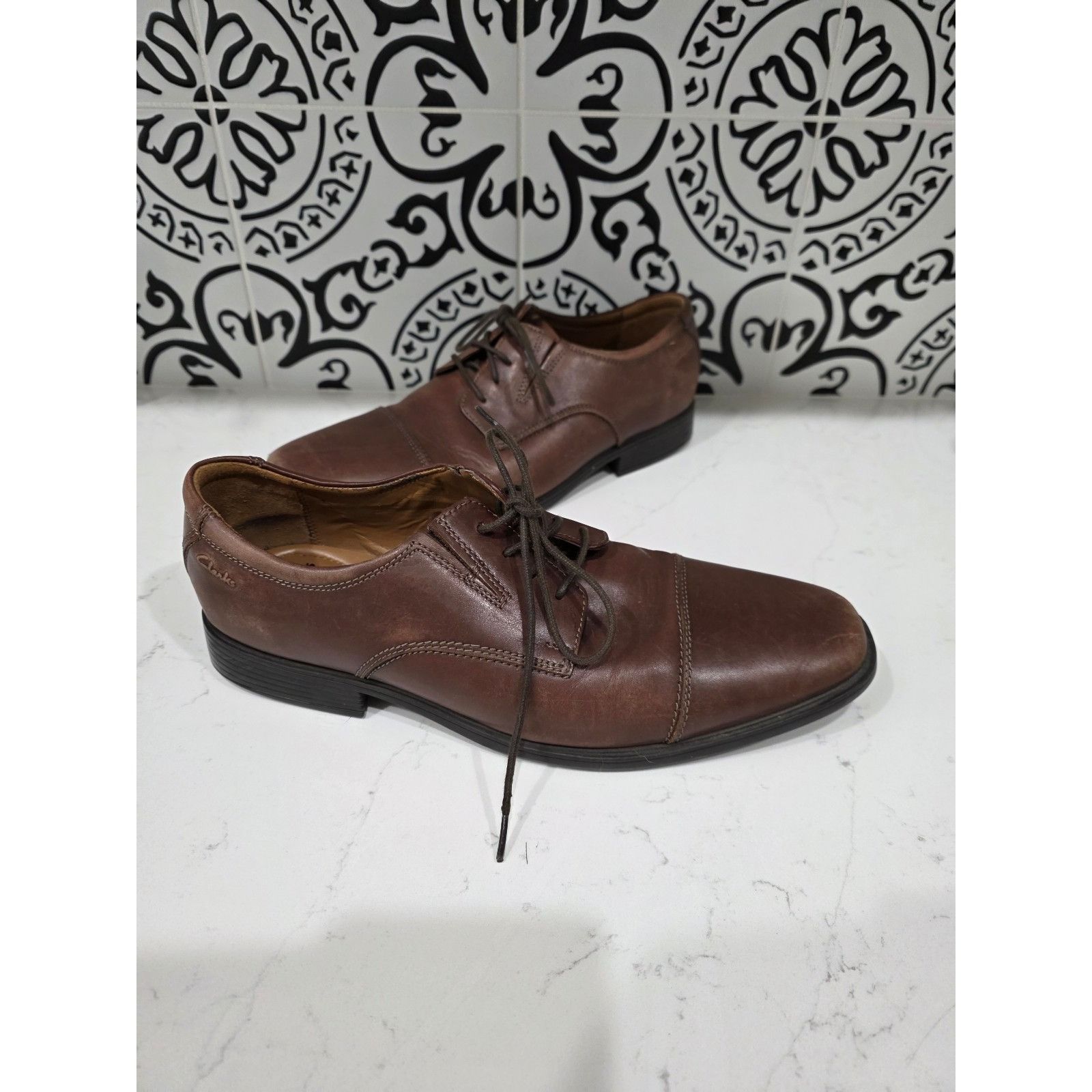 Clarks Clarks Men's Tilden Cap Oxford Shoe Dark Tan Leather 9.5 W Size US 9.5 / EU 42-43 - 2 Thumbnail
