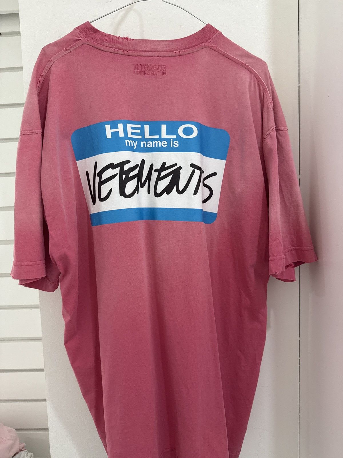 Vetements Vetements hello my name is Vetements t shirt Size US XS / EU 42 / 0 - 1 Thumbnail