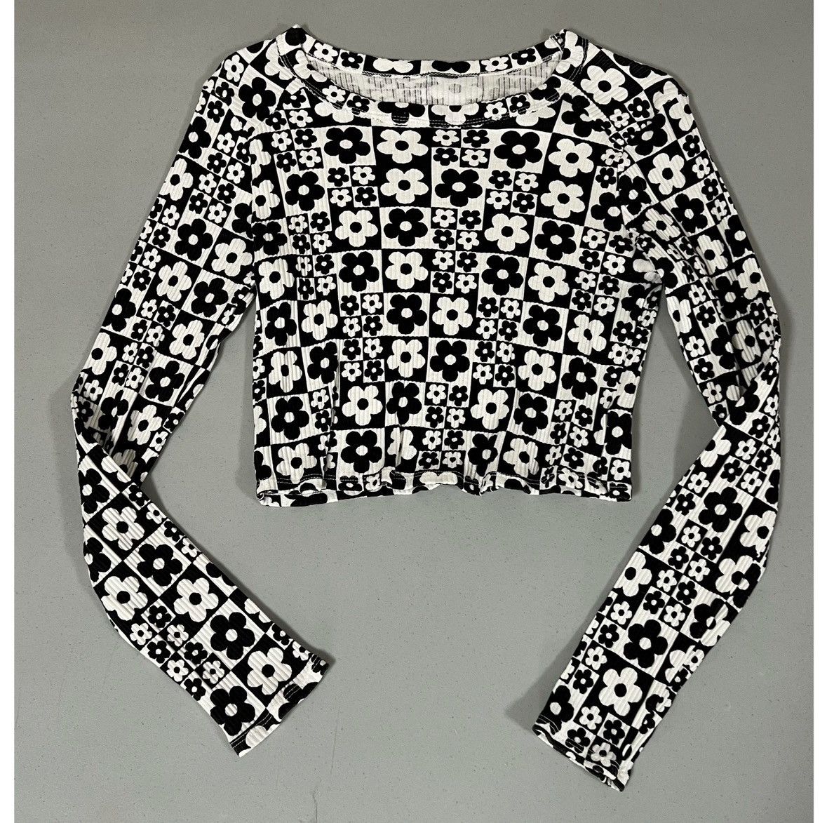 Vintage Groovy Floral Long Sleeve Tee T-Shirt Top Blouse Size M 🖤 Size M / US 6-8 / IT 42-44 - 2 Thumbnail