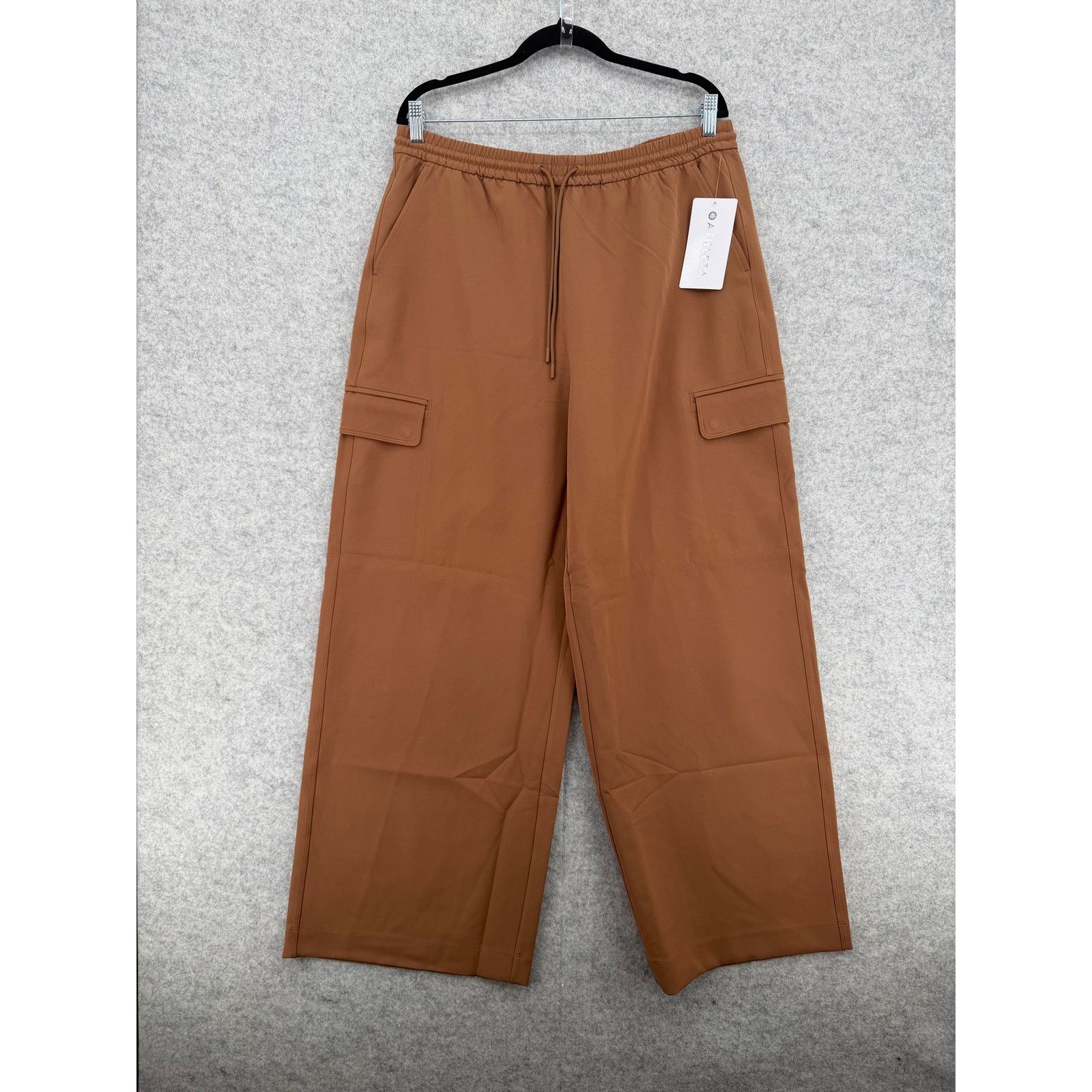 Athleta NWT Athleta Walnut Promenade High Rise Cargo Pant Size Large Size 34" / US 12 / IT 48 - 1 Thumbnail