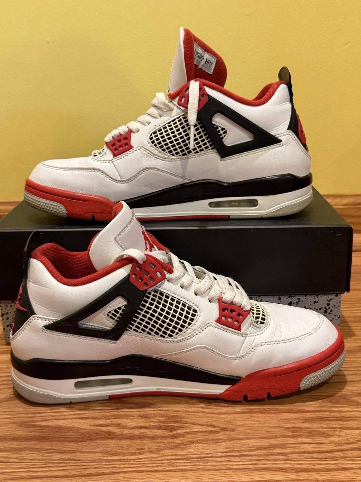 Jordan Brand Nike Air Jordan 4 Retro Fire Red 2020 Size 10 DC7770-160 Size US 10 / EU 43 - 2 Thumbnail