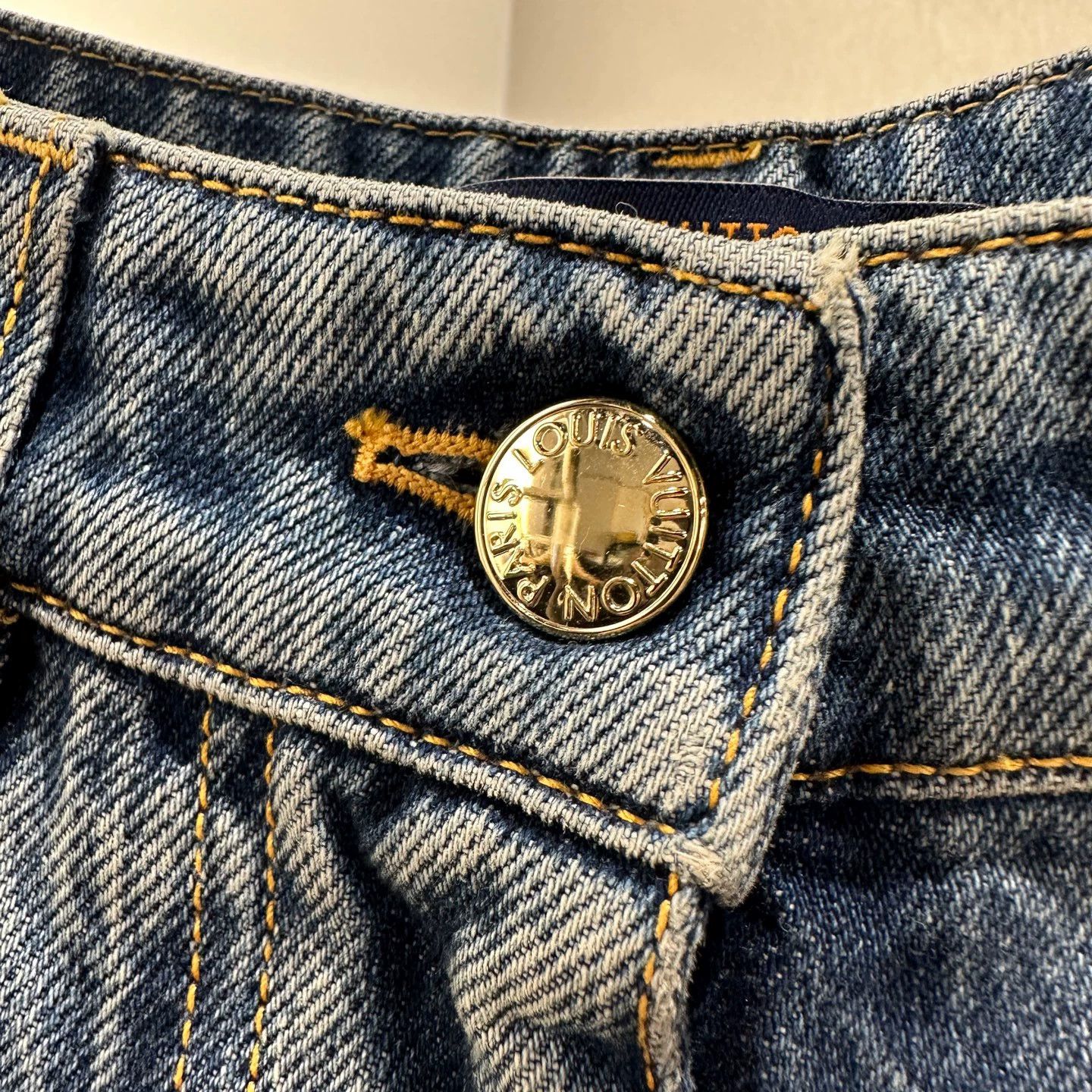 Louis Vuitton Louis Vuitton may230 Leather Logo Buckle Jeans 36 Cotton Size 26" / US 2 / IT 38 - 6 Thumbnail