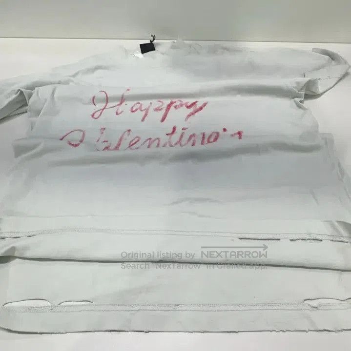 Balenciaga Balenciaga Valentine's Day Logo T-Shirt. Size US S / EU 44-46 / 1 - 2 Thumbnail
