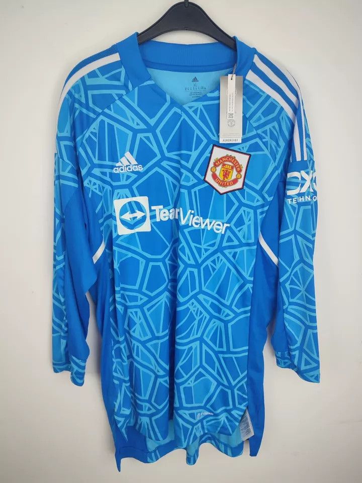 Adidas Manchester United 2022/23 Away Goalkeeper FOOTBALL Kit SHIRt Size US L / EU 52-54 / 3 - 9 Thumbnail