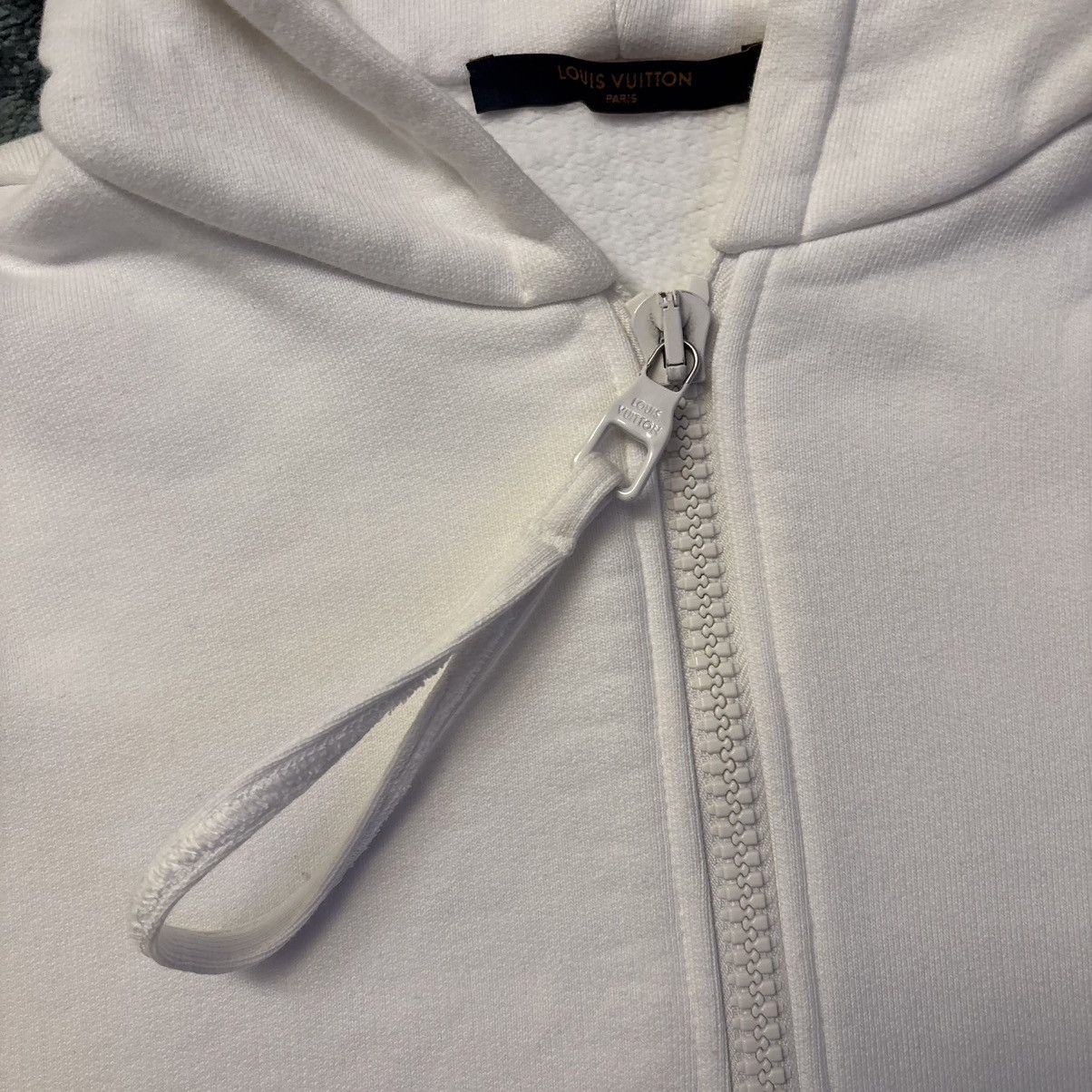 Louis Vuitton LV Louis Vuitton 3D Pocket White Hoodie Size Medium Size US M / EU 48-50 / 2 - 3 Thumbnail