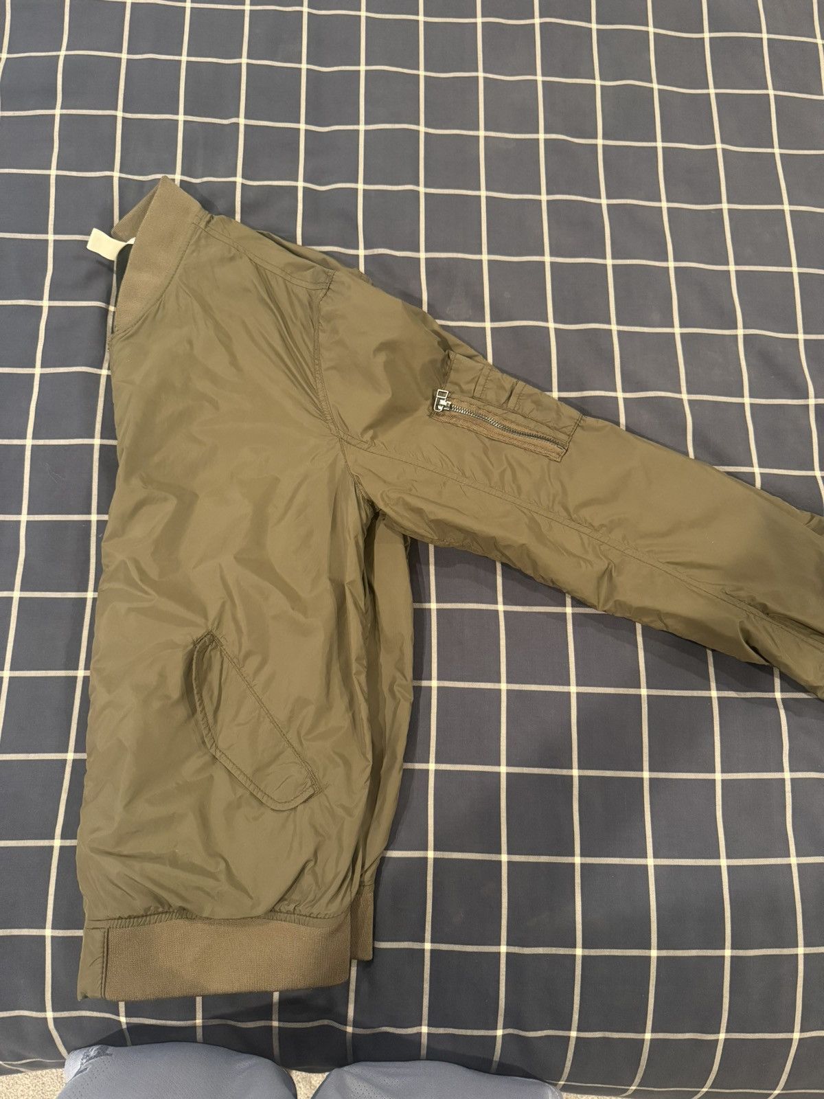 H&M Men H&M L.O.G.G Nylon Bomber Jacket Olive Green Size M Size US M / EU 48-50 / 2 - 5 Thumbnail