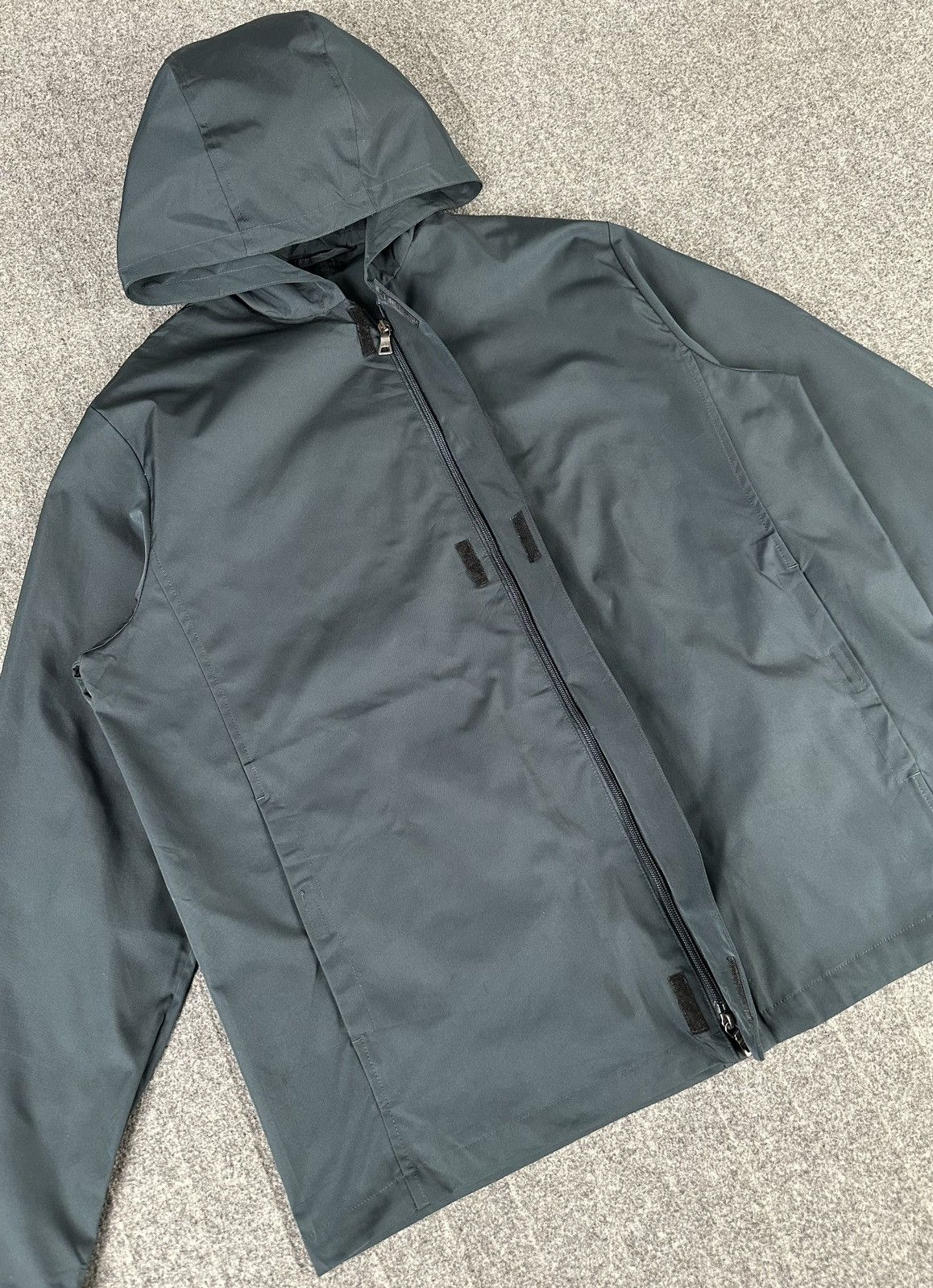 Prada Prada - Nylon PU Resin Coated Zipped Hooded Jacket - Red Tab Size US L / EU 52-54 / 3 - 3 Thumbnail