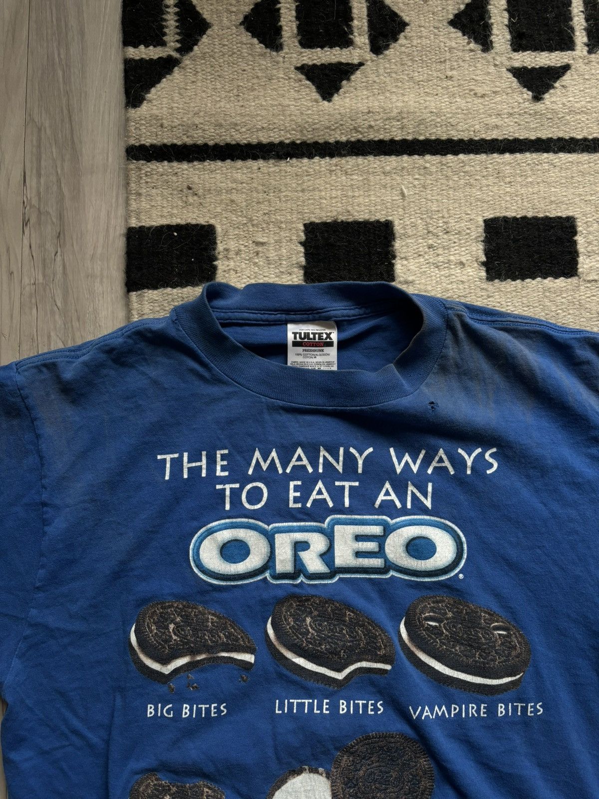 Vintage Vintage 1996 Many Ways to Eat An Oreo Tee Size US L / EU 52-54 / 3 - 5 Thumbnail