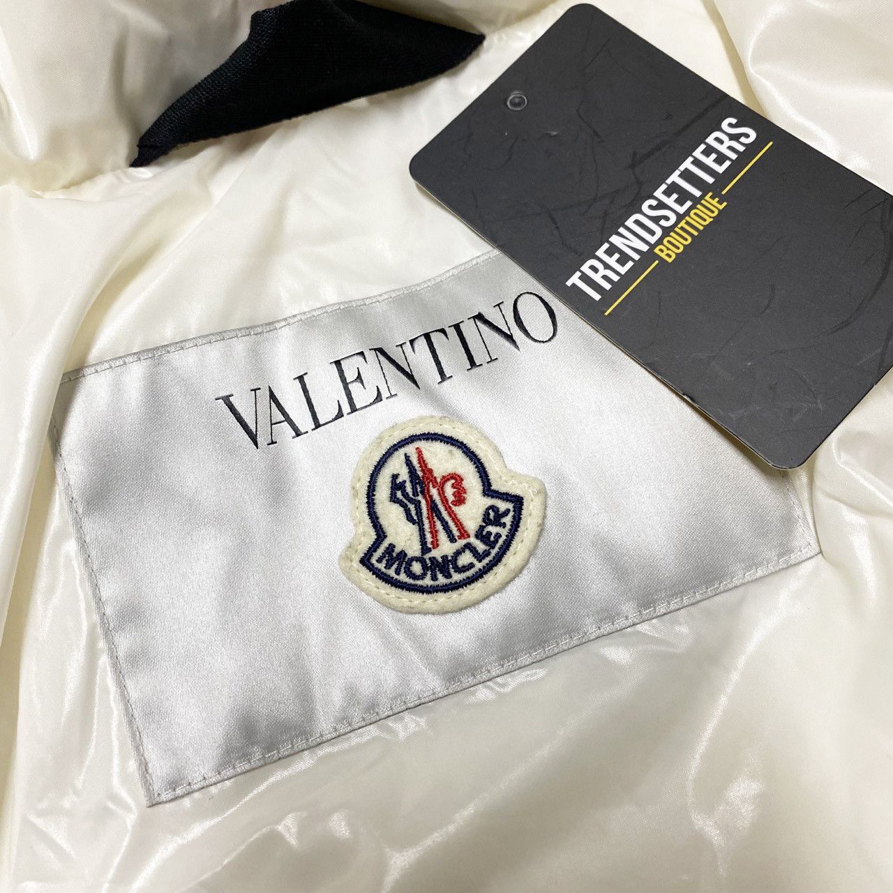 Moncler × Valentino Moncler X Valentino mens puffer jacket size 1 Small 46 maya Size US S / EU 44-46 / 1 - 12 Thumbnail
