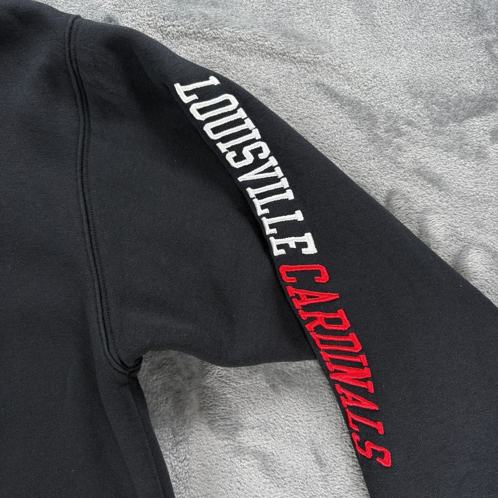 Champion VTG Champion Louisville Cardinals Hoodie Mens XL Black Spell Size US XL / EU 56 / 4 - 4 Thumbnail