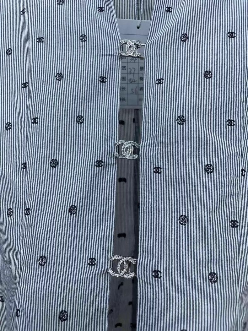 Chanel Chanel 24P gray striped logo shirt 2504-Nextarrow Size XXS / US 00 / IT 34 - 3 Thumbnail