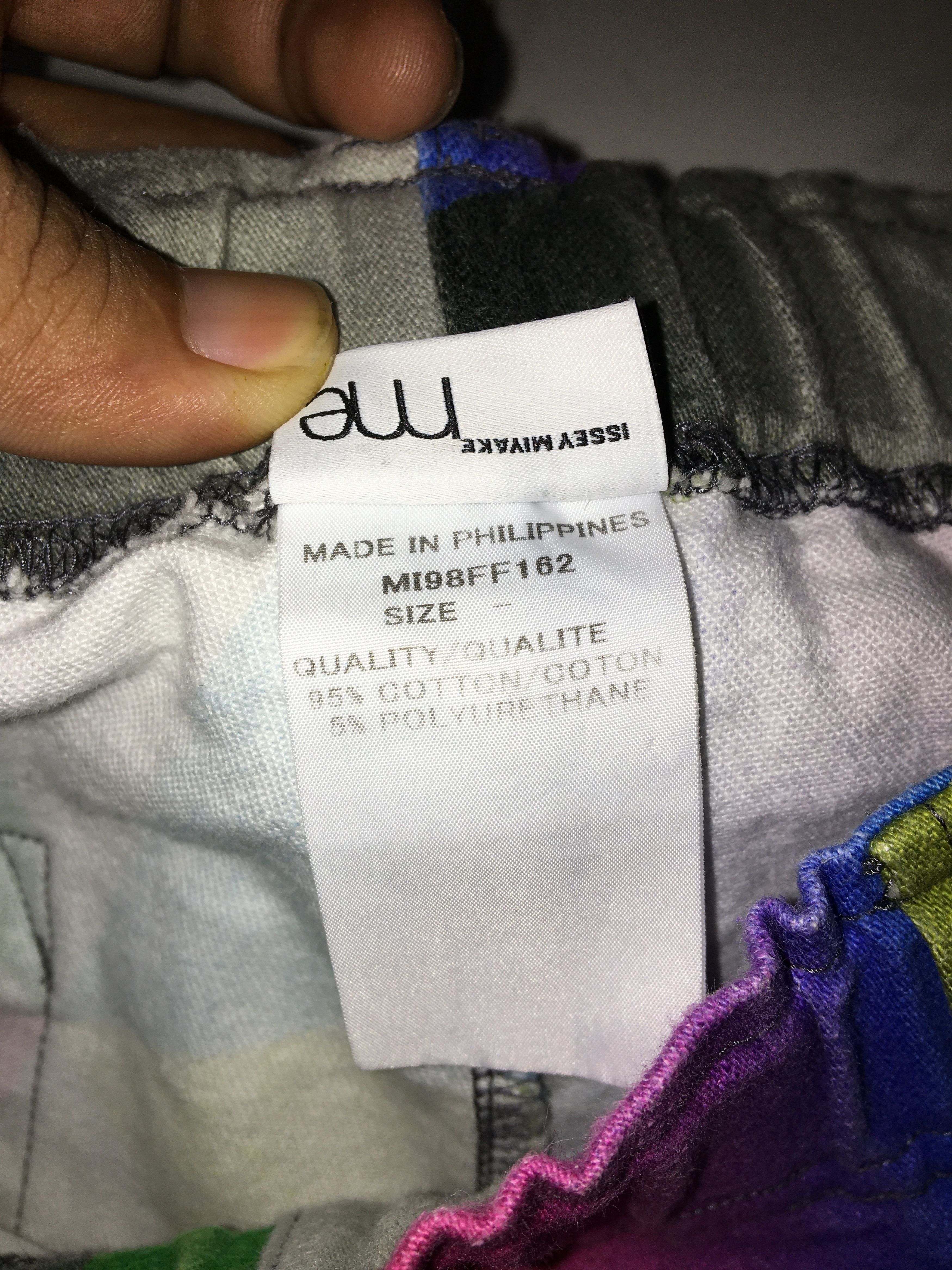 Designer PANTS ISSEY MIYAKE ME MULTICOLOR Size US 29 - 8 Thumbnail