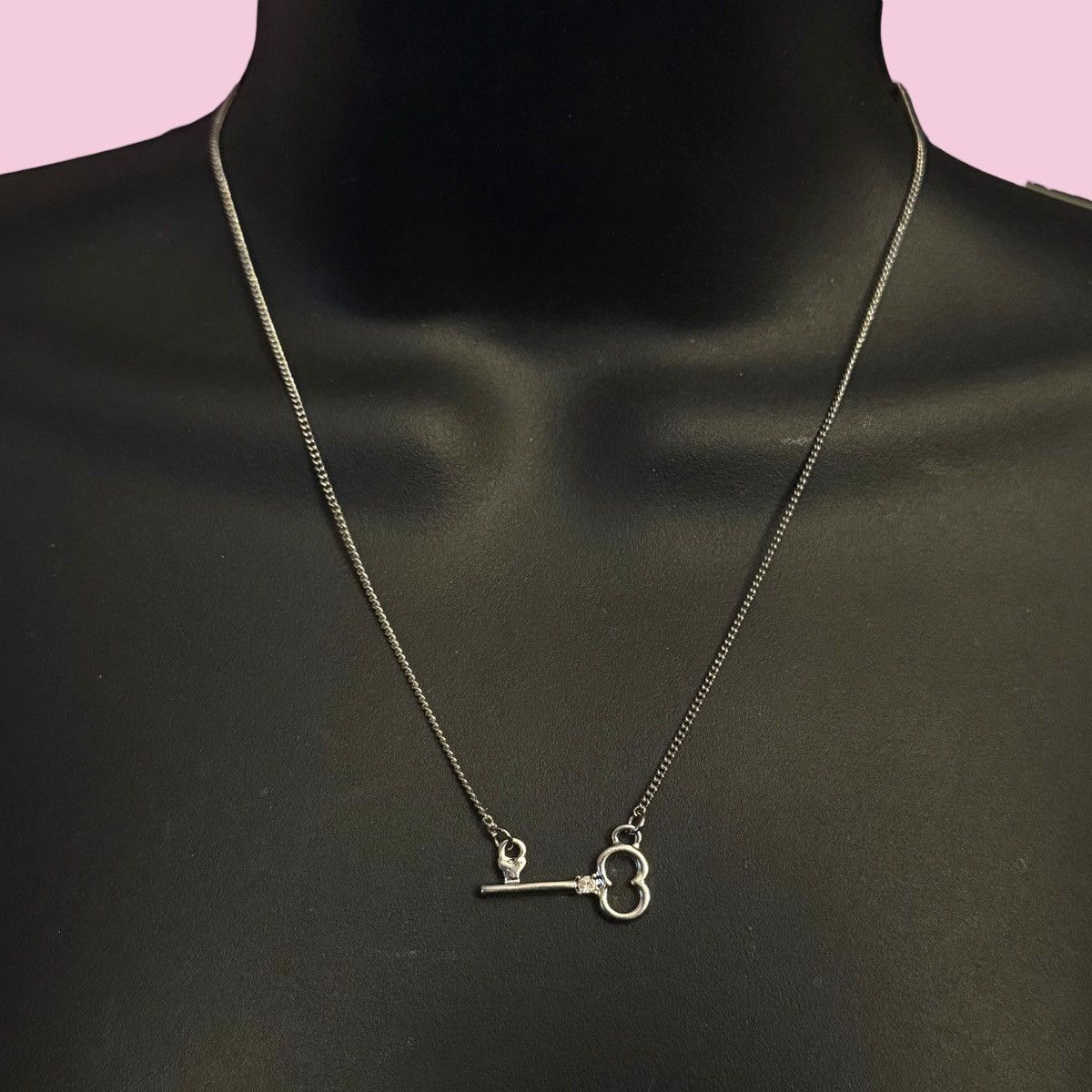 Other Silver tone dainty skeleton key necklace Size ONE SIZE - 1 Thumbnail