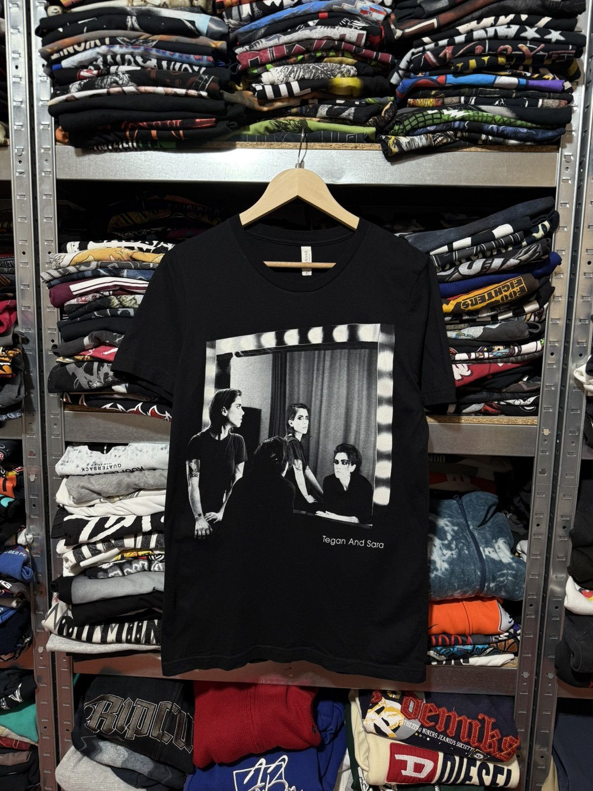 Vintage Vintage 2000’s Tegan And Sara Rock Band T-Shirt Y2K Hype Size US S / EU 44-46 / 1 - 1 Thumbnail