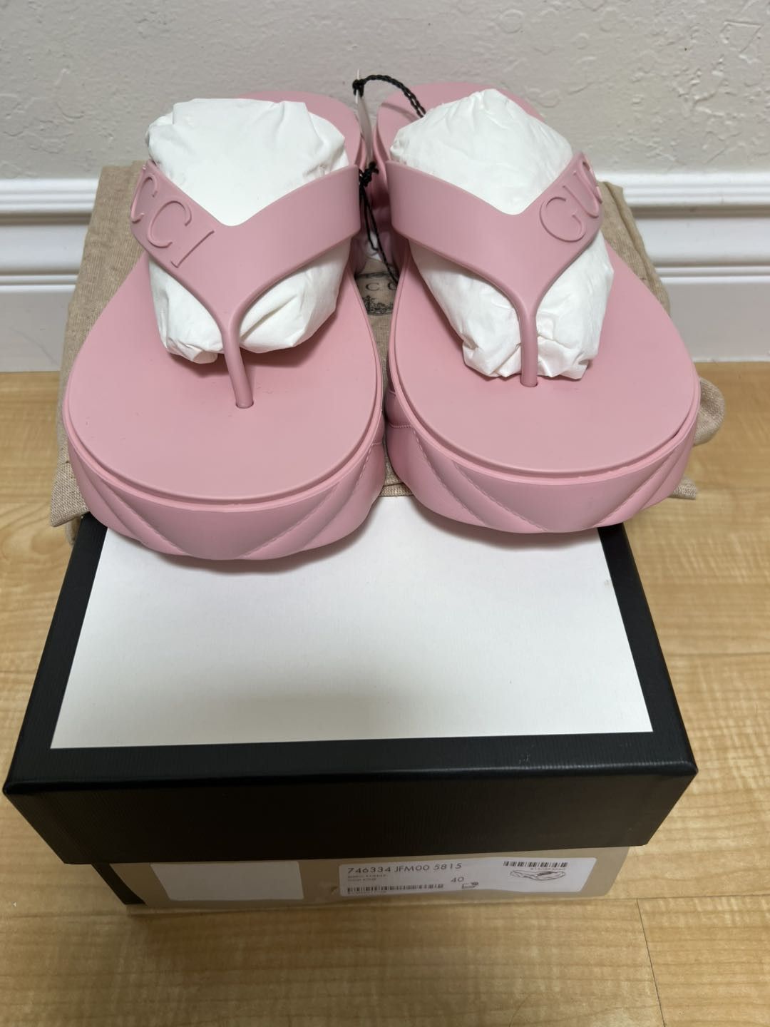 Gucci Gucci Thong Platform Sandal Pink (Women's) Size US 10 / IT 40 - 1 Thumbnail