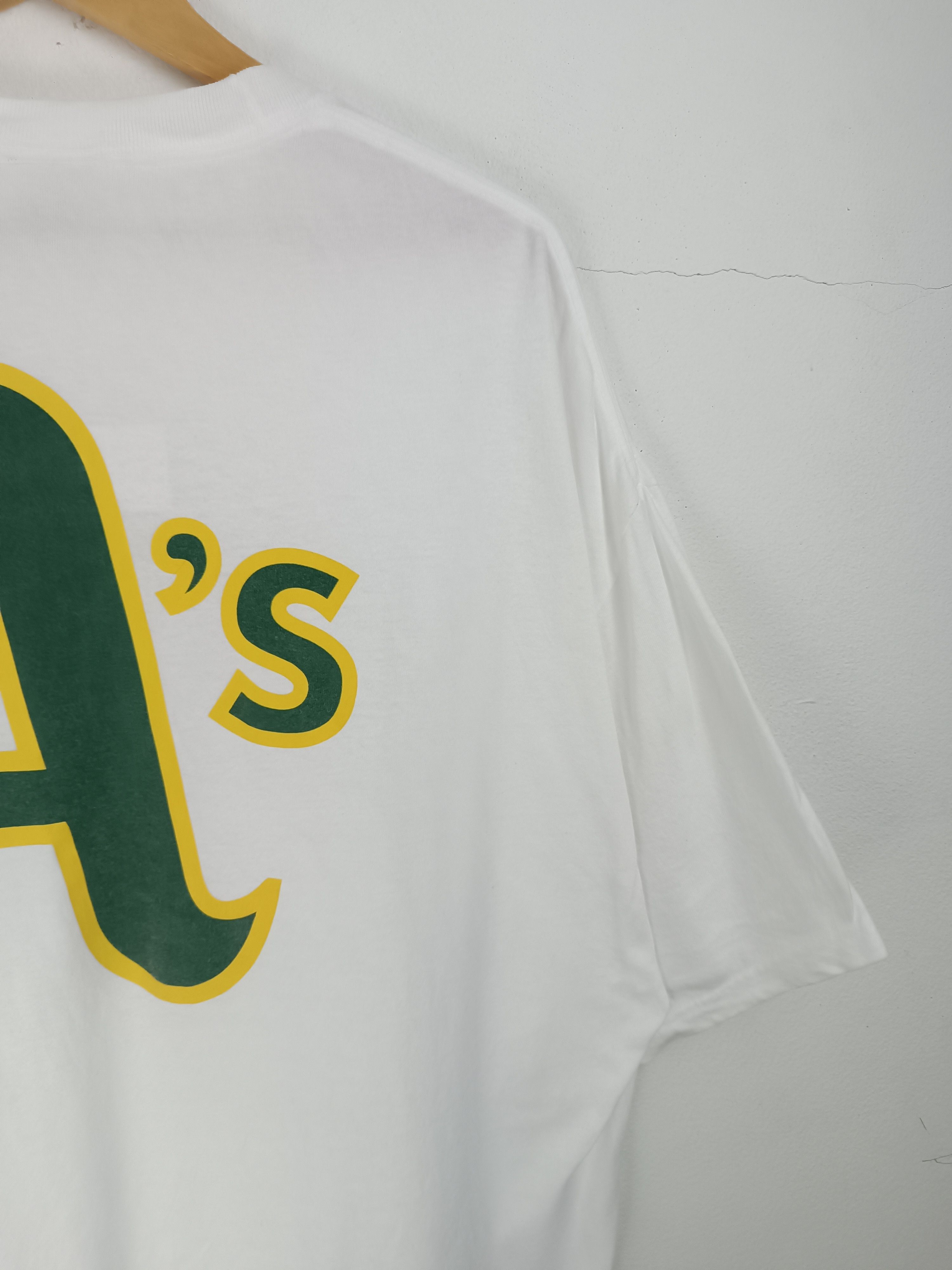 MLB VINTAGE 90'S OAKLAND ATHLETICS X BANK OF USA MLB VERY RARE Size US XL / EU 56 / 4 - 13 Thumbnail