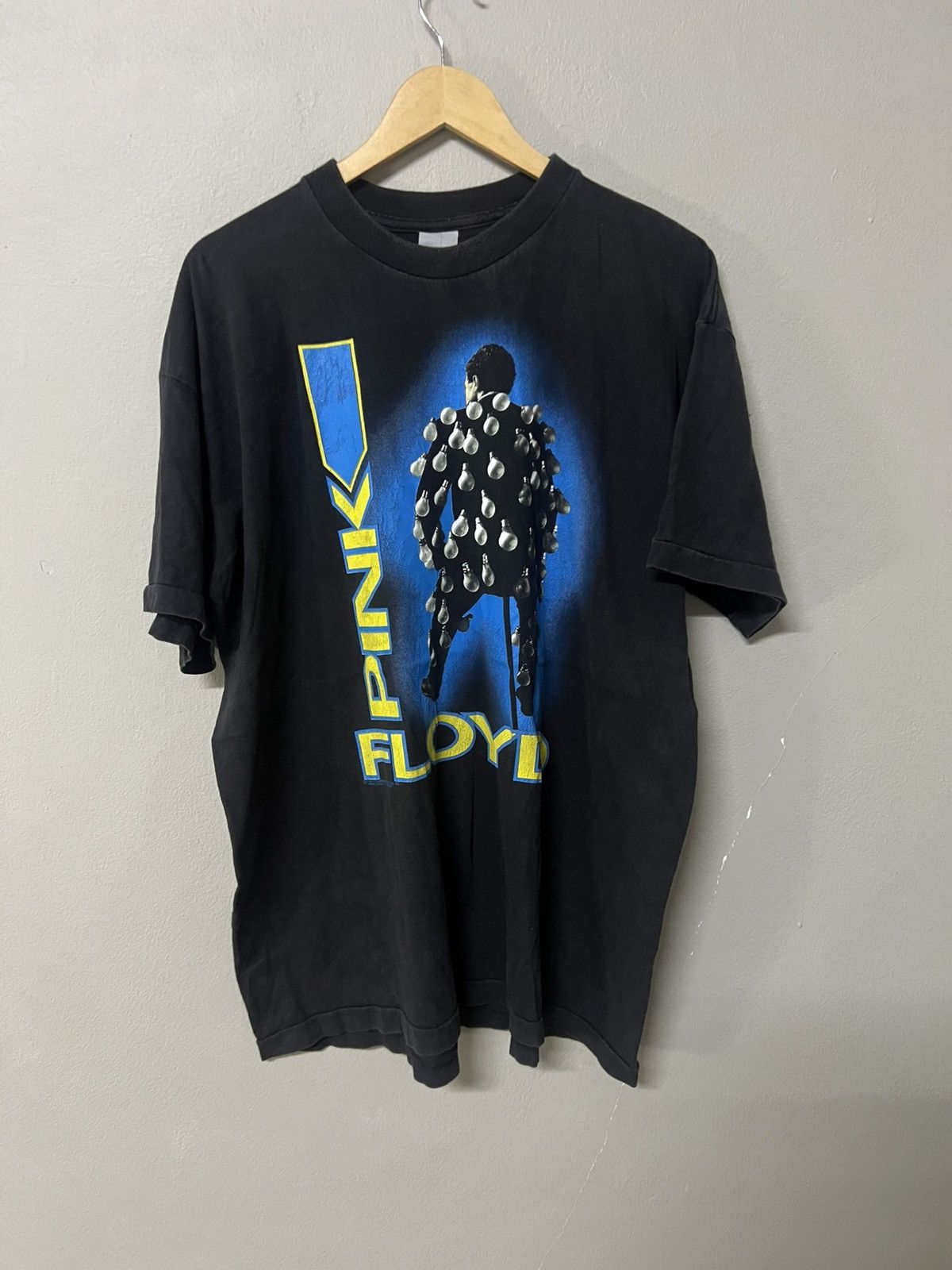 Vintage VINTAGE PINK FLOYD DELICATE SOUND OF THUNDER EU TOUR T-SHIRT Size US XL / EU 56 / 4 - 1 Thumbnail