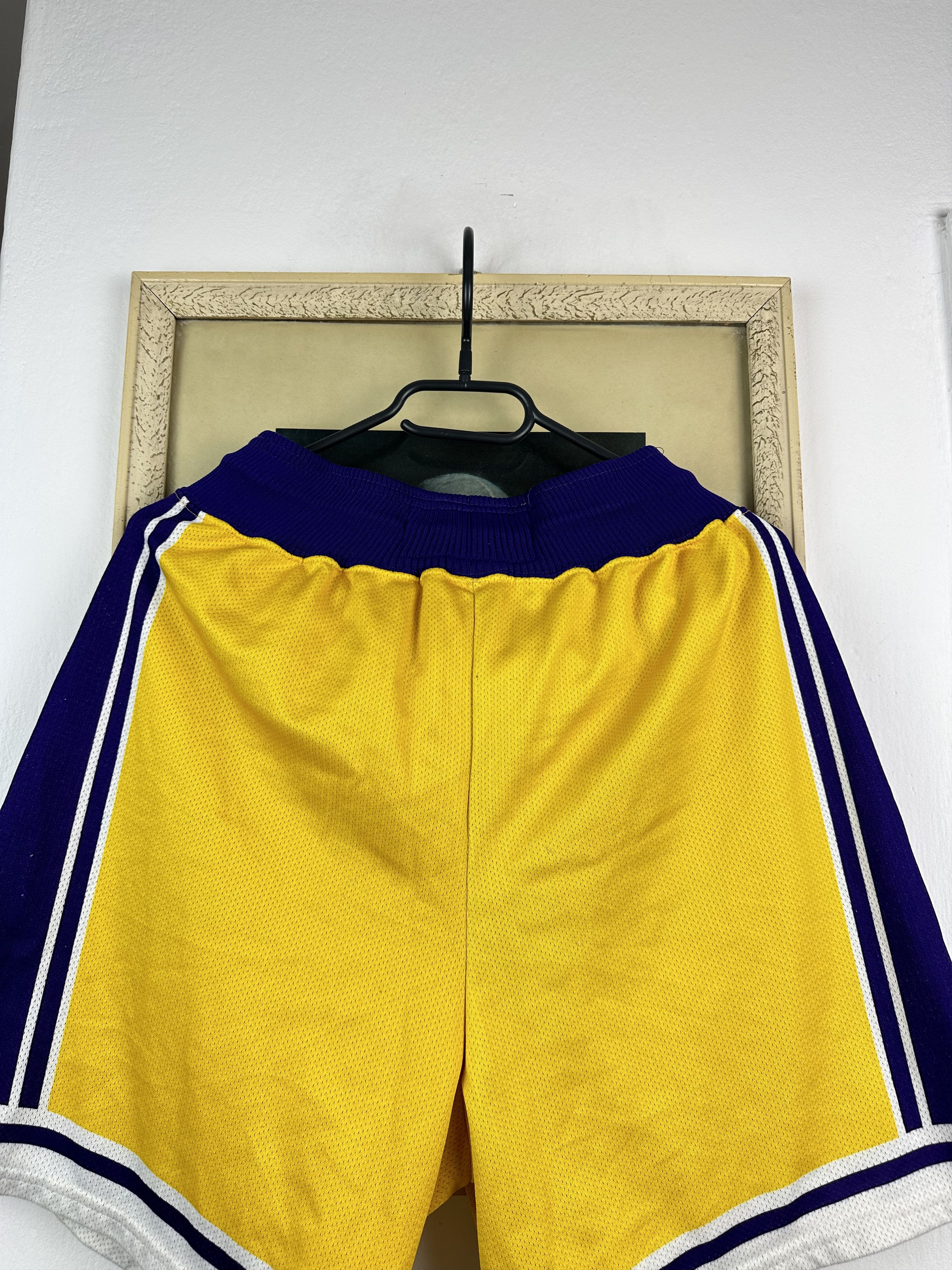 Champion Vintage Champion Lakers Shorts Bryant Era Rare NBA M Size US 32 / EU 48 - 12 Thumbnail