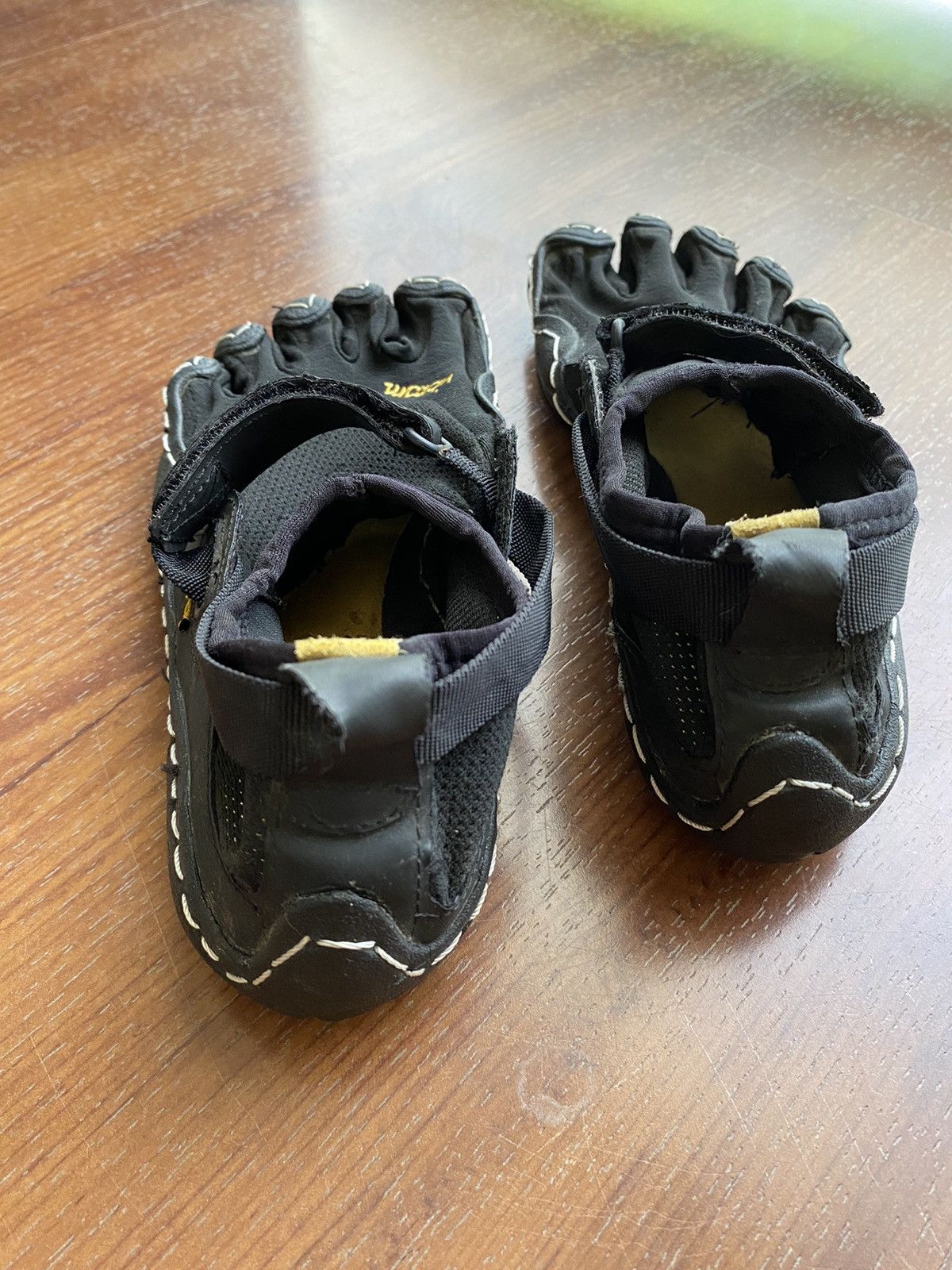 Vibram Vibram Five Fingers black shoes Size US 7 / IT 37 - 3 Thumbnail