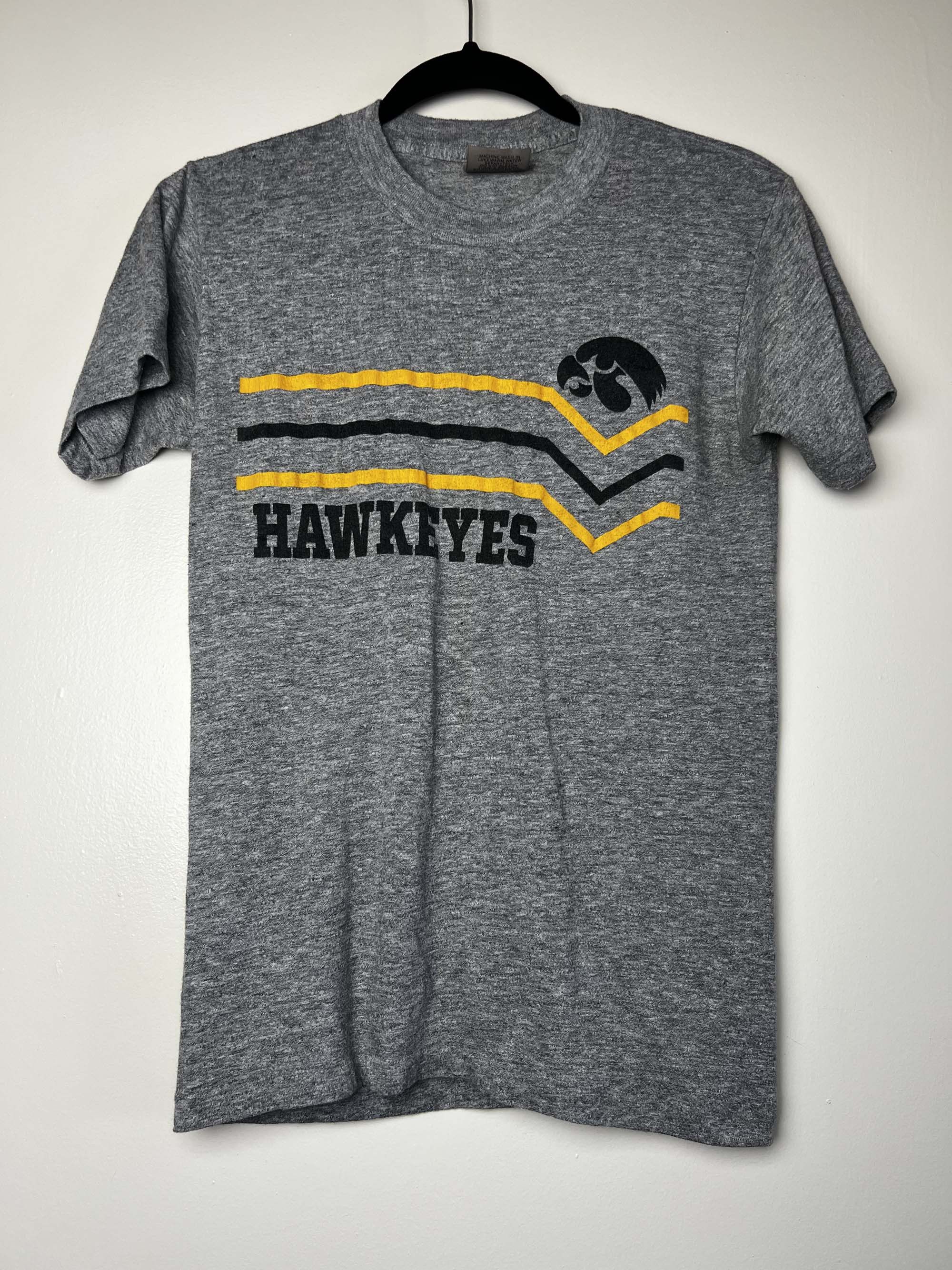 Vintage Vintage 1980's Iowa Hawkeyes Logo Single Stitch T-Shirt Size M / US 6-8 / IT 42-44 - 9 Thumbnail