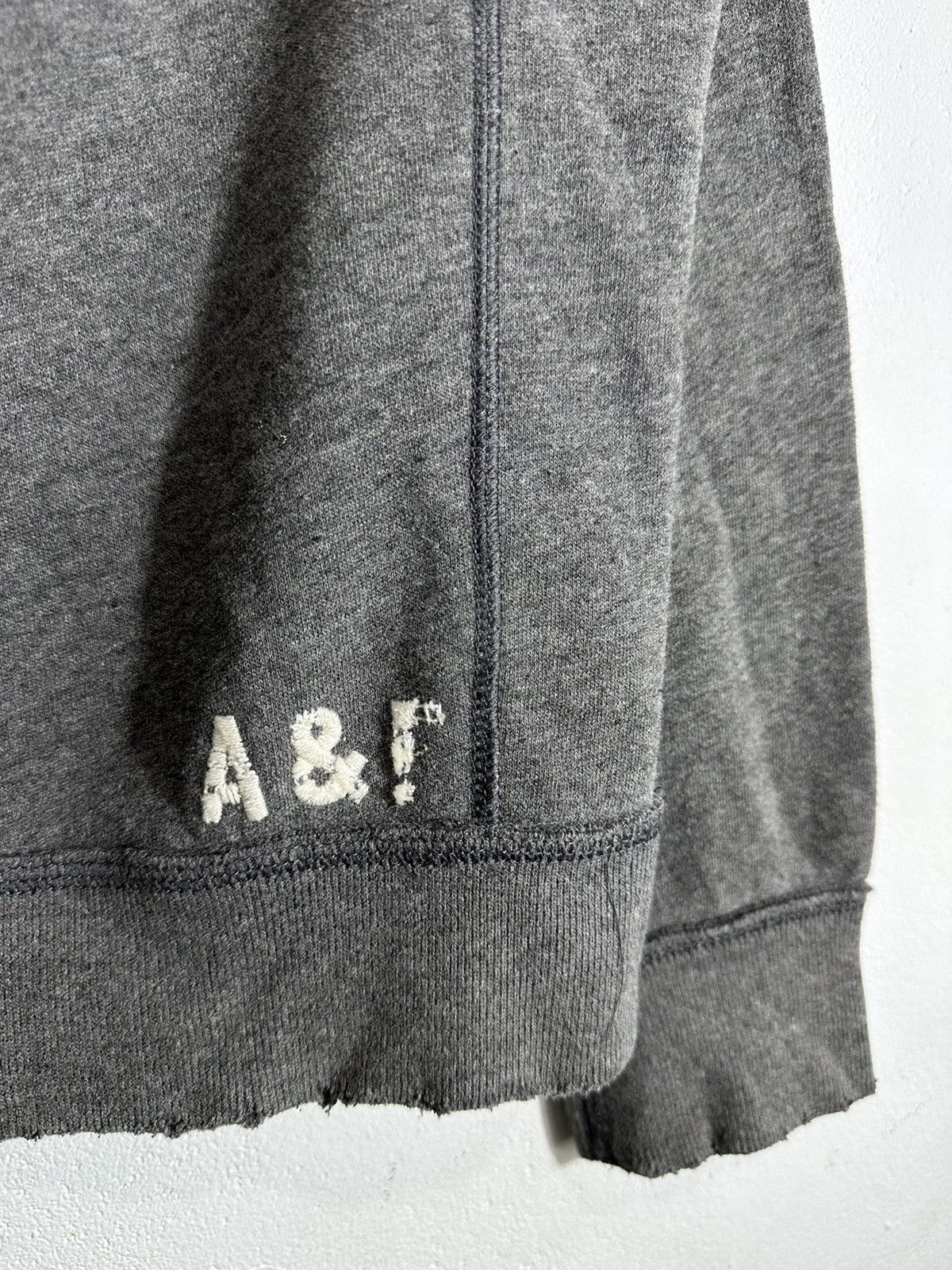 Le Grande Bleu (L.G.B.) VINTAGE DISTRESSED ABERCROMBIE KAPITAL STYLE 48 SWEATSHIRT Size US M / EU 48-50 / 2 - 3 Thumbnail