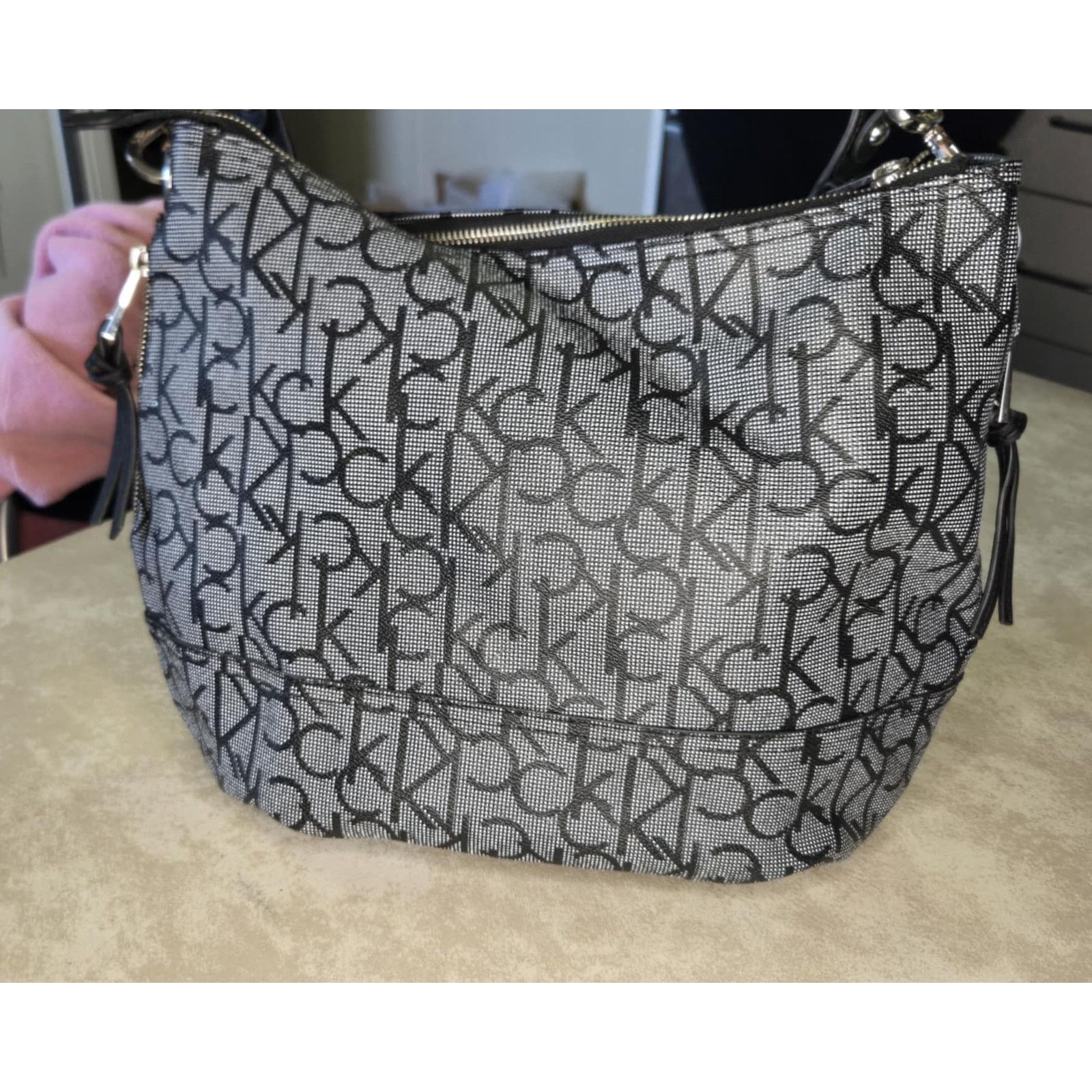 Calvin Klein Calvin Klein monogram logo faux leather gray and black hobo Size ONE SIZE - 2 Thumbnail