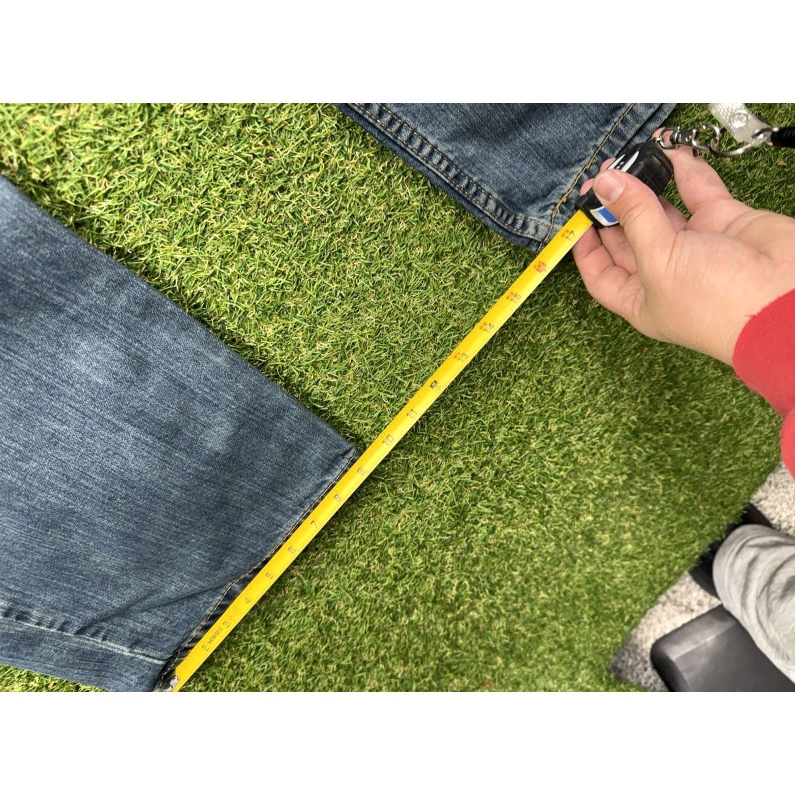 Levi's Levi's 559 Jeans Mens 44x29 Blue Relaxed Straight Baggy Grunge Denim Jeans Mens 44 Blue Levi's 559 Grunge Straight 5-Pocket Denim Baggy) Size US 44 / EU 60 - 4 Thumbnail