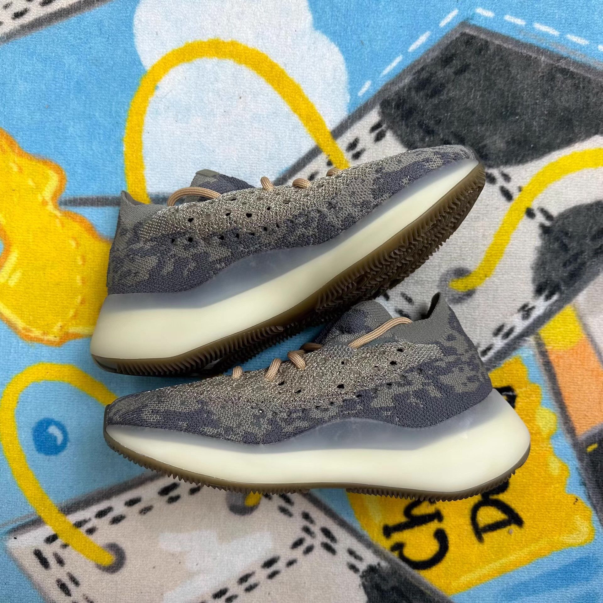 Yeezy YEEZY 380 Brown Ｑ20 Size US 5.5 / EU 38 - 6 Thumbnail