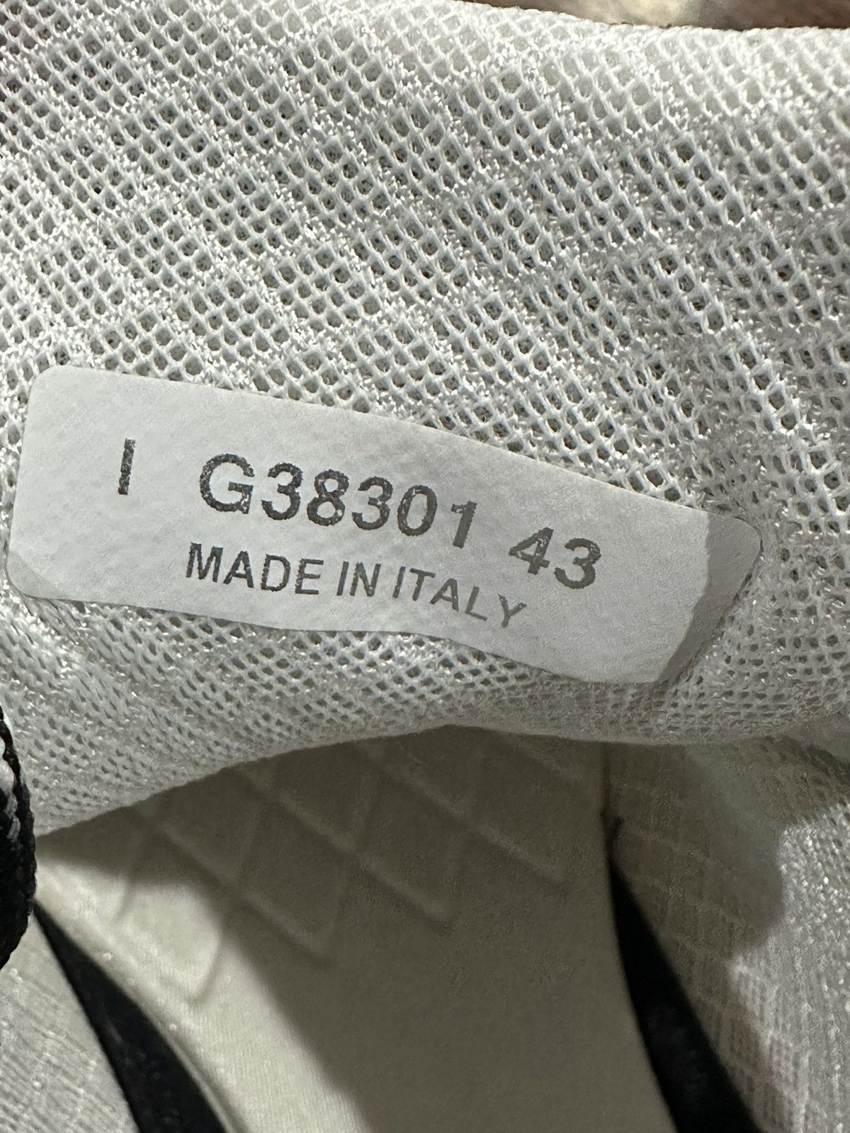 Chanel Chanel CC Logo Quilted White / Grey Suede Trainer Sneakers Size US 10 / EU 43 - 12 Thumbnail