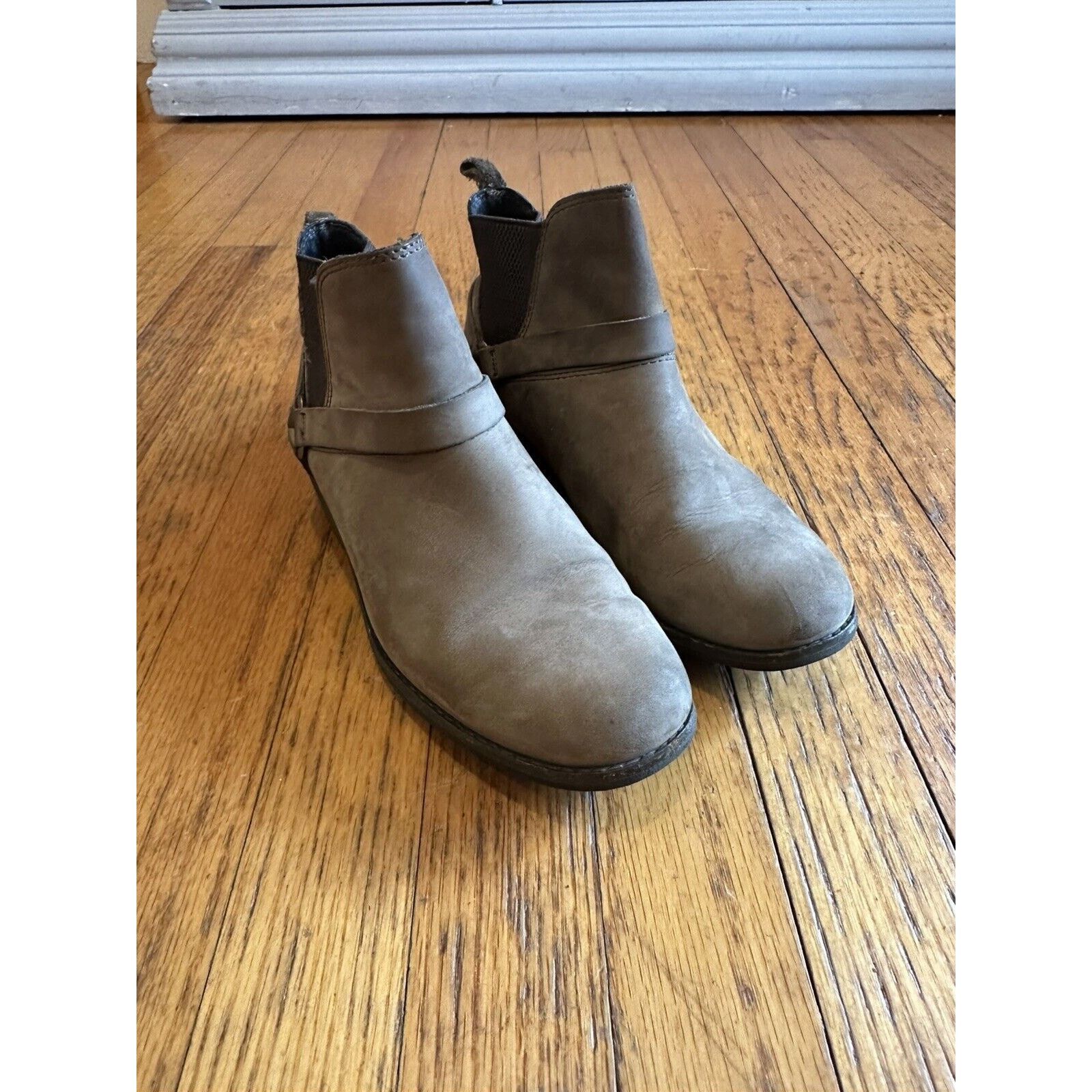 Teva Teva Women’s De La Vina Dos Chelsea Boot Size 6.5 Taupe GUC Size US 6.5 / IT 36.5 - 4 Thumbnail
