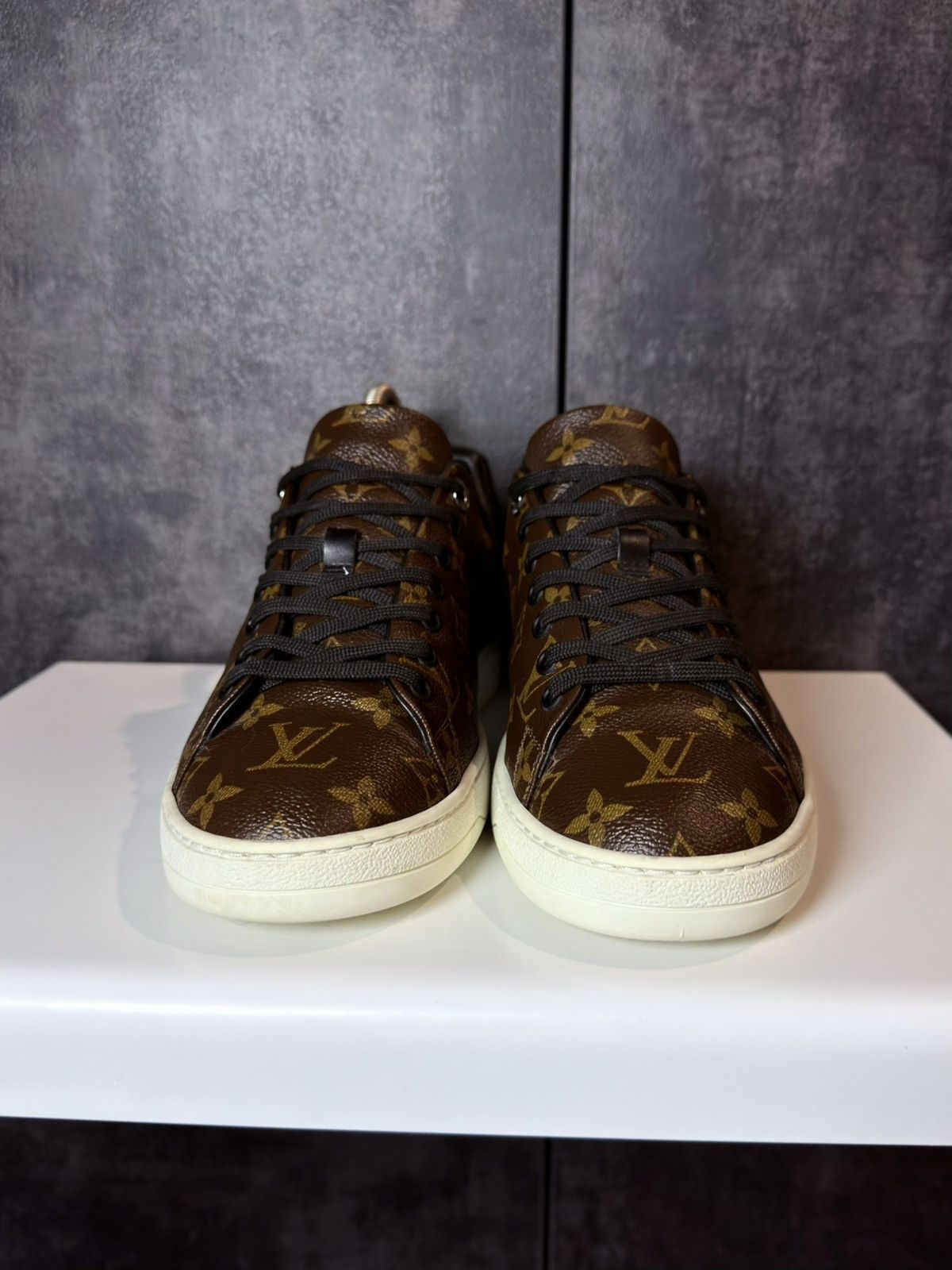 Louis Vuitton Rare Louis Vuitton Frontrow Low Top Sneakers Luxury Size US 9.5 / EU 42-43 - 15 Thumbnail