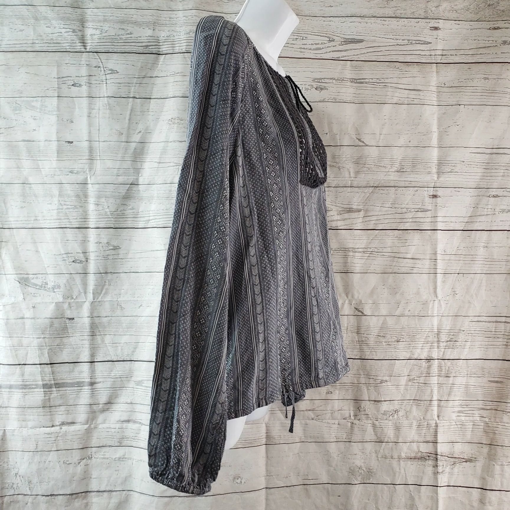 Vintage Carve Designs Womens Blouse Sz S Gray Long Sleeve Rayon Crochet Lace Round Neck Shirt Size S / US 4 / IT 40 - 3 Thumbnail