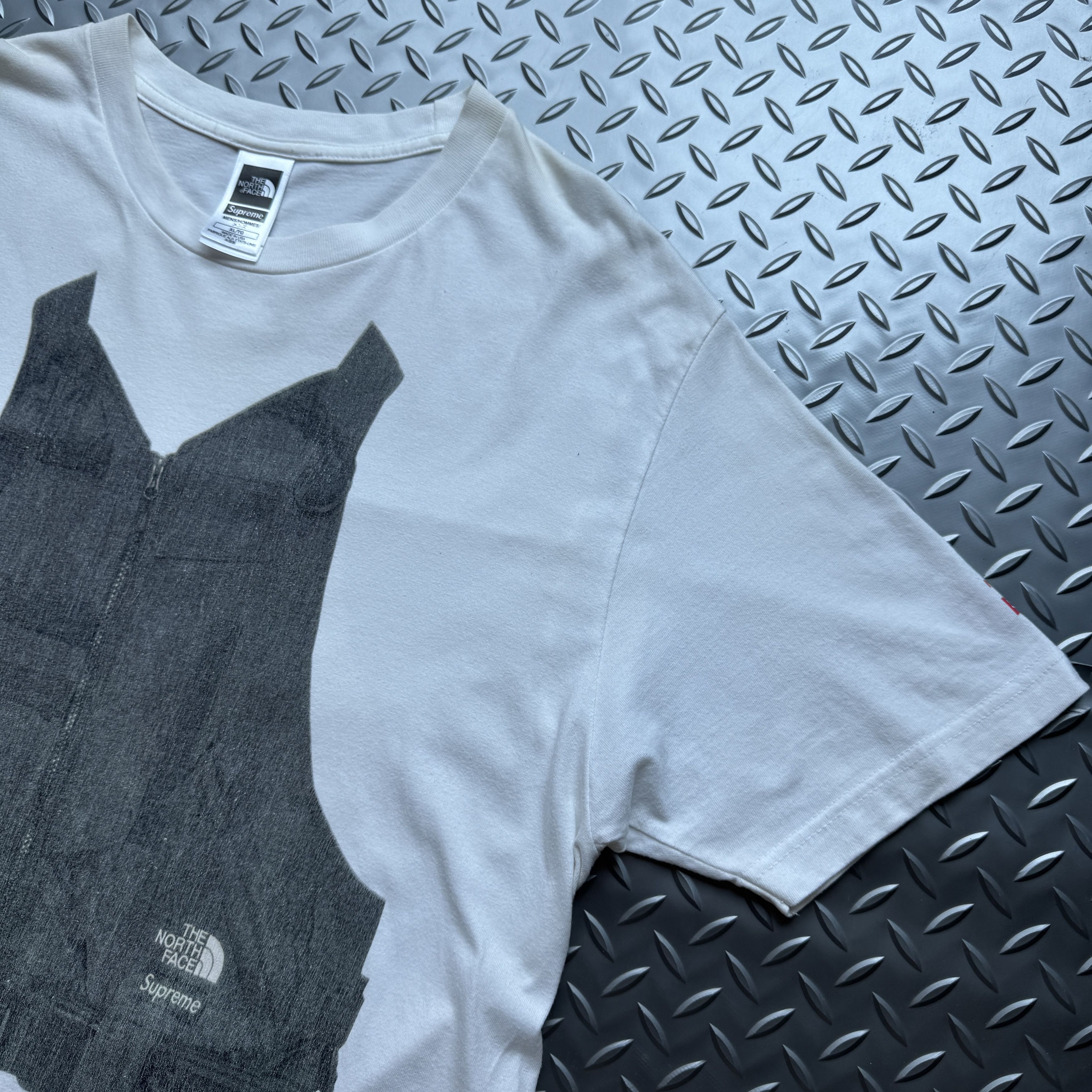 Supreme × The North Face Supreme x The North Face Vest Print Tee Size US XL / EU 56 / 4 - 3 Thumbnail