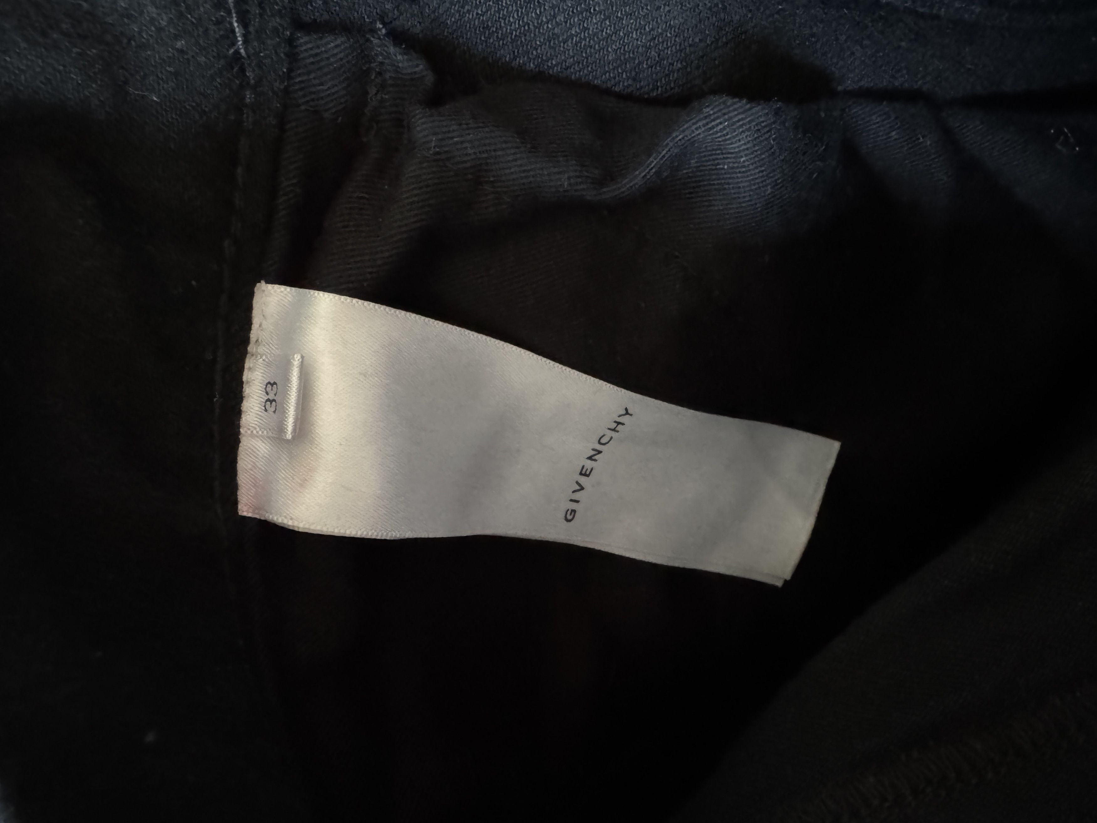 Cracked Paint Slim-Fit Denim Pants – Black