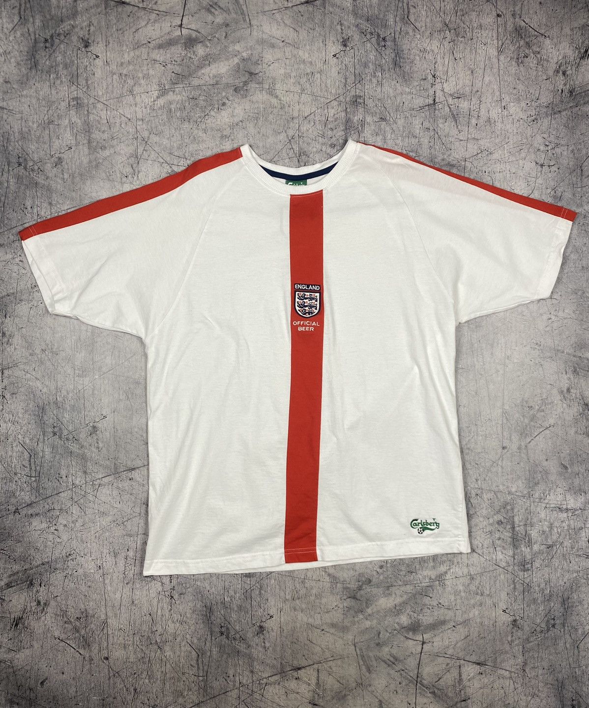 Vintage Vintage England Calsberg Center Logo Tee T Shirt Size US L / EU 52-54 / 3 - 2 Thumbnail