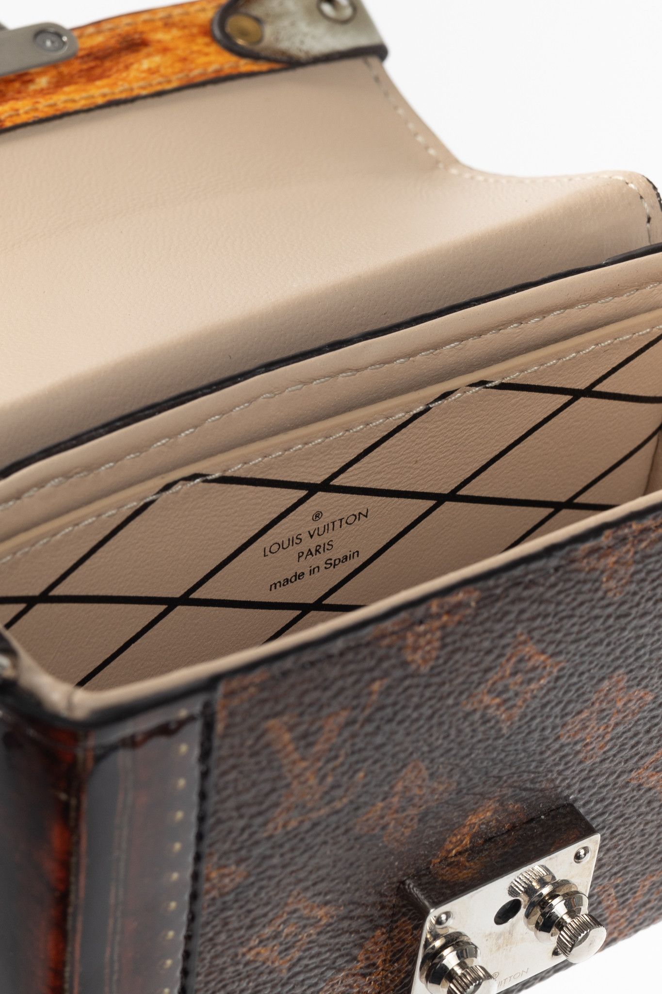 Louis Vuitton Louis Vuitton Essential Trunk Monogram Canvas Charm Size ONE SIZE - 10 Thumbnail