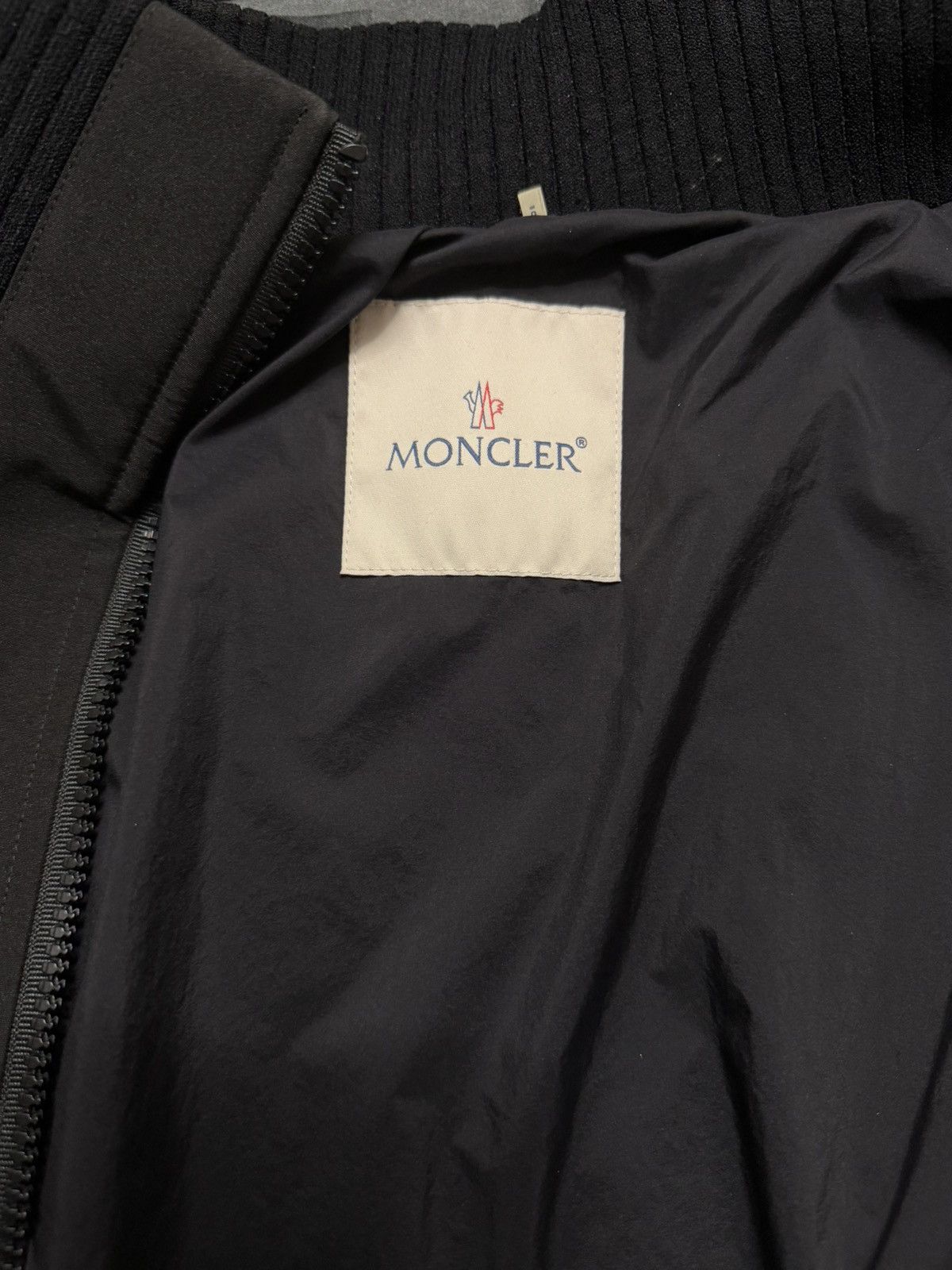 Moncler Moncler Black Bomber EXCLUSIVE Size US L / EU 52-54 / 3 - 8 Thumbnail