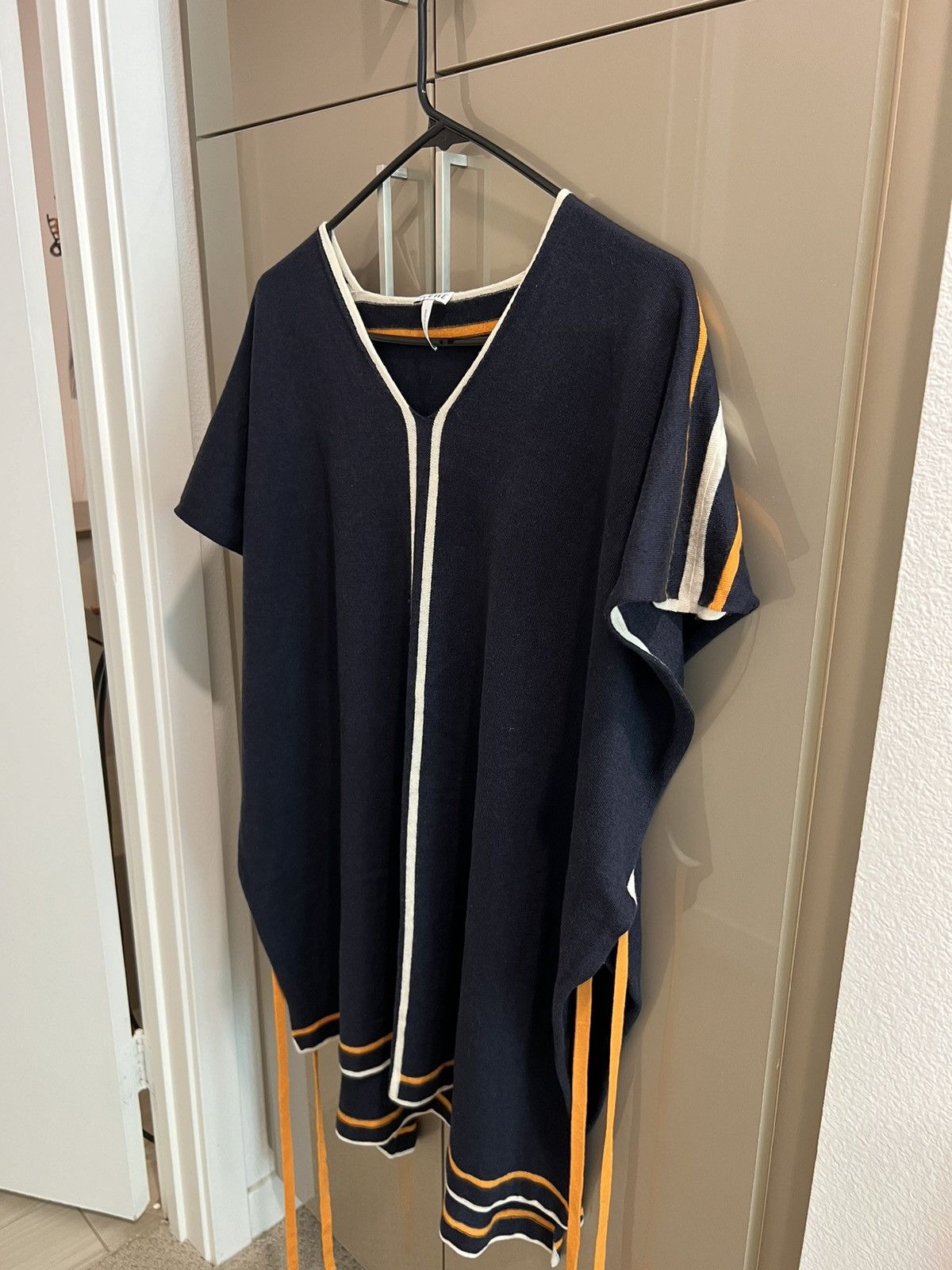 Loewe Loewe V-Neck Poncho Top Size S / US 4 / IT 40 - 2 Thumbnail