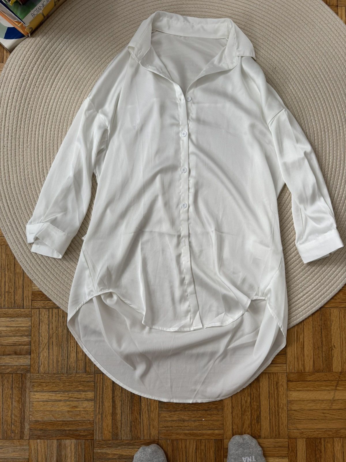 Designer Silky Oversized Button Front White Size M Size M / US 6-8 / IT 42-44 - 4 Thumbnail