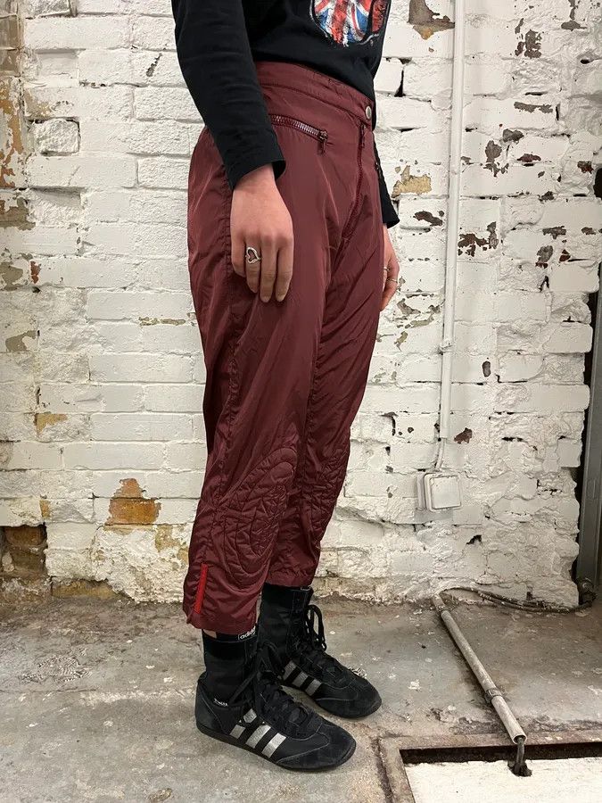 Prada SS2000 Prada Bordeaux Padded Quilted Knee Patch Pants Nylon Size 25" / US 0 / IT 36 - 3 Thumbnail