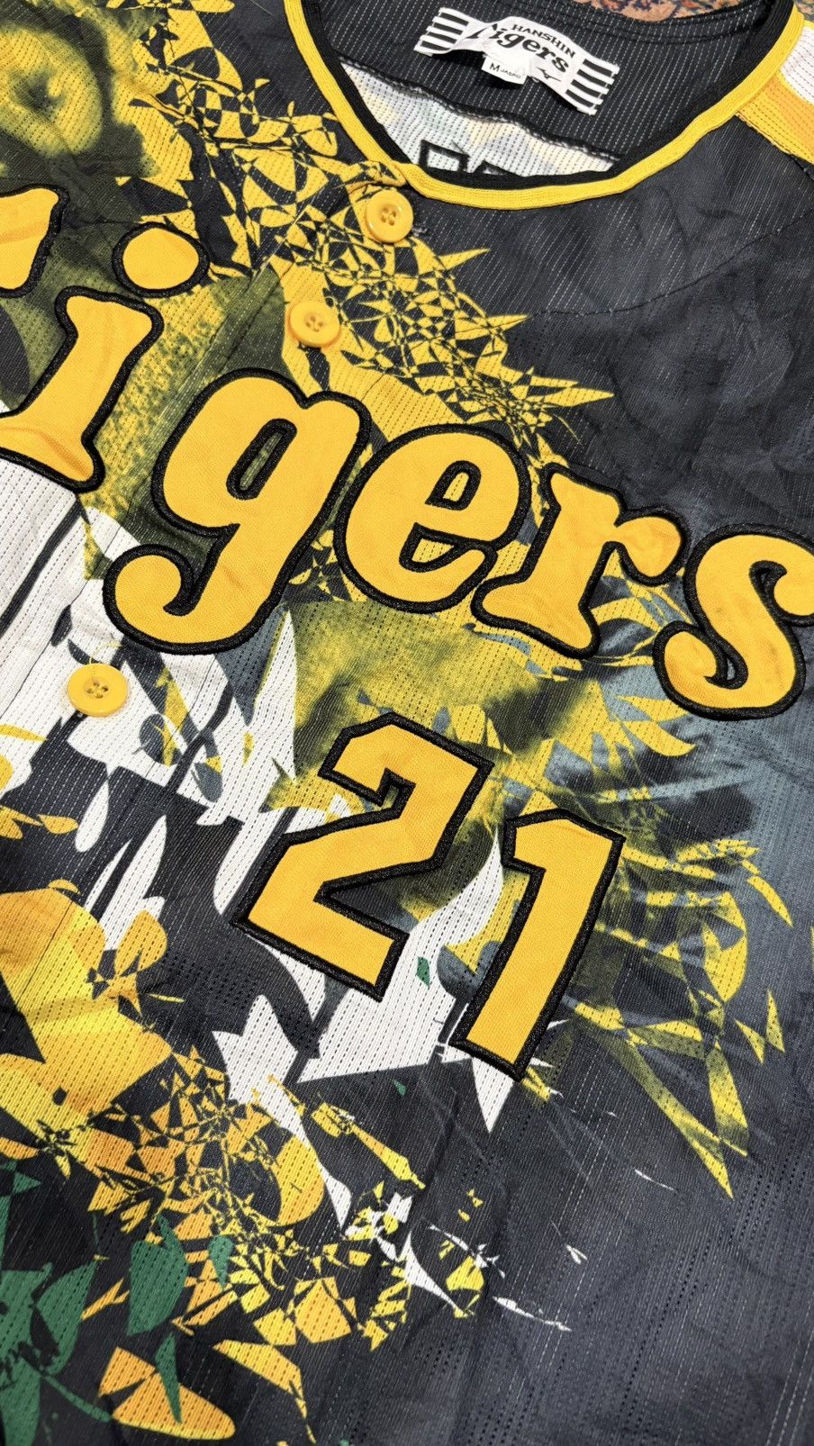 Vintage Vintage Hanshin Tigers akiyama 21 japan baseball team jersey Size US M / EU 48-50 / 2 - 3 Thumbnail