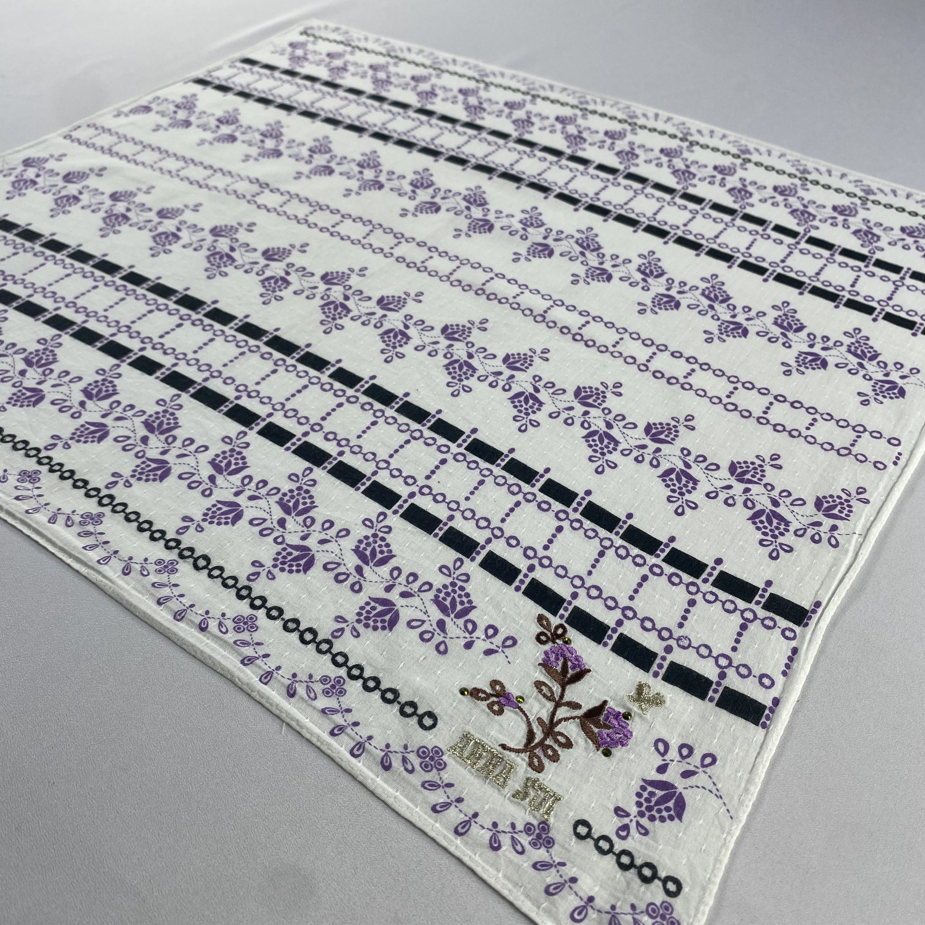 Vintage Anna Sui Bandana/ Handkerchief / Neckerchief-P923 Size ONE SIZE - 2 Thumbnail