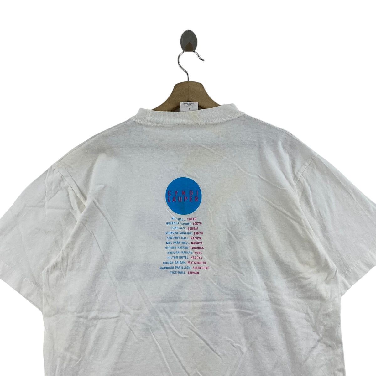 Vintage Vintage 90s CYNDI LAUPER Band Singer 1993 Official Size US L / EU 52-54 / 3 - 4 Thumbnail