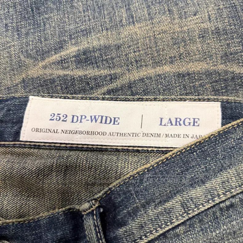 Neighborhood Neighborhood size L jeans Size US 27 - 5 Thumbnail