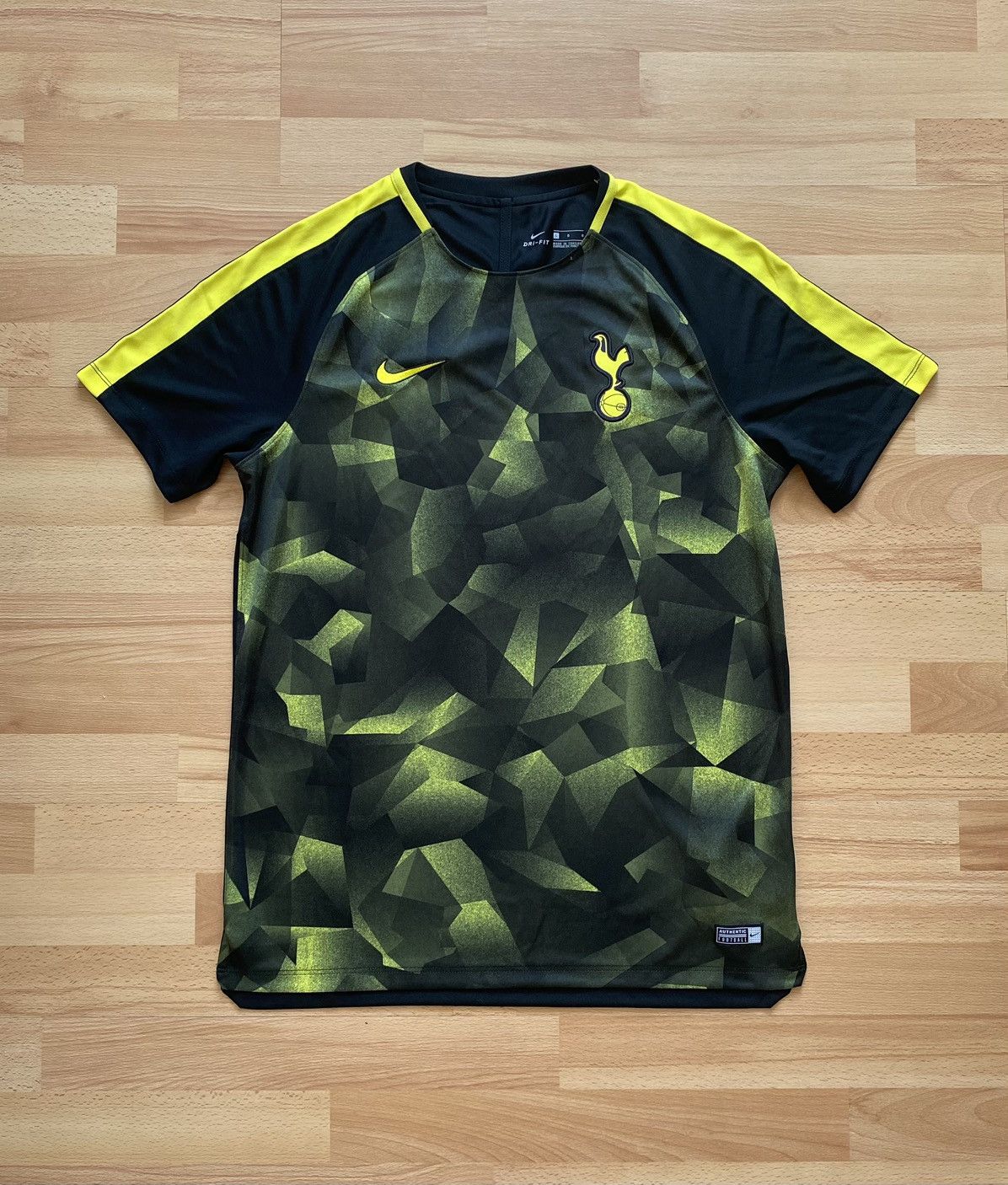 Nike Tottenham 2017/2018 Jersey Soccer Football Nike 896512-010 Size US L / EU 52-54 / 3 - 1 Thumbnail